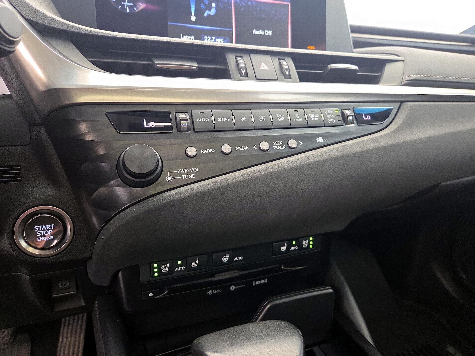2020 Lexus ES 350 - Photo 17