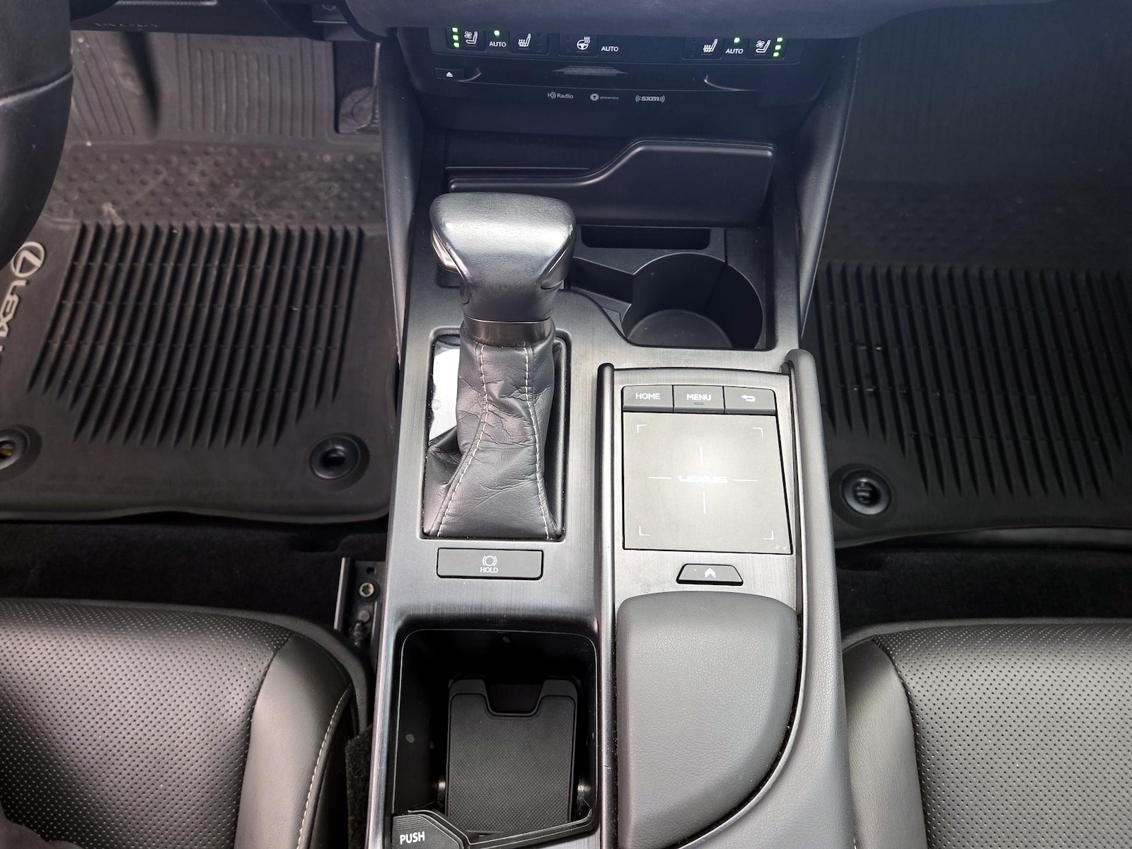 2020 Lexus ES 350 - Photo 18