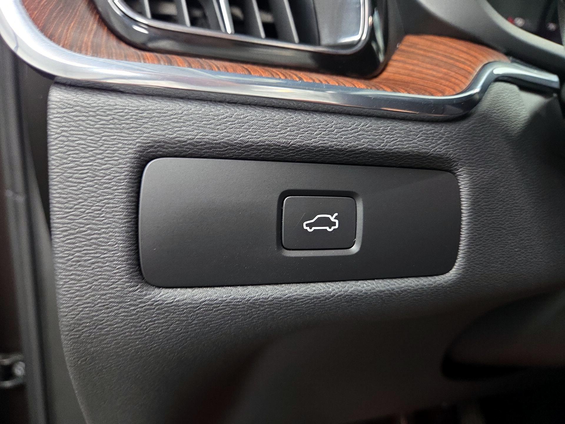Thumbnail: 2024 Volvo XC60 - 13