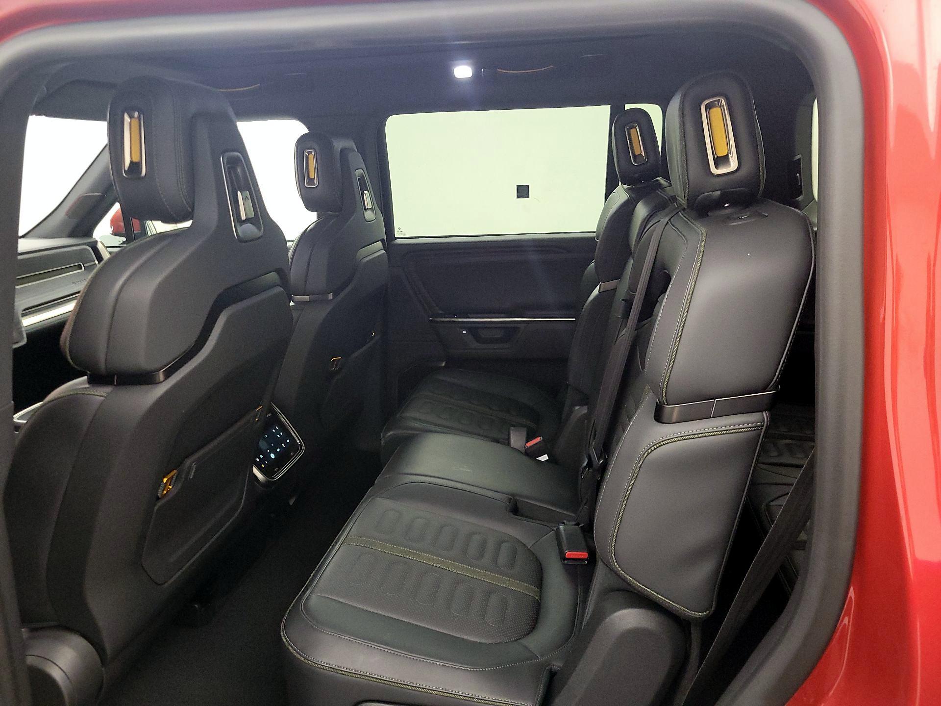 Thumbnail: 2025 Rivian R1S - 20
