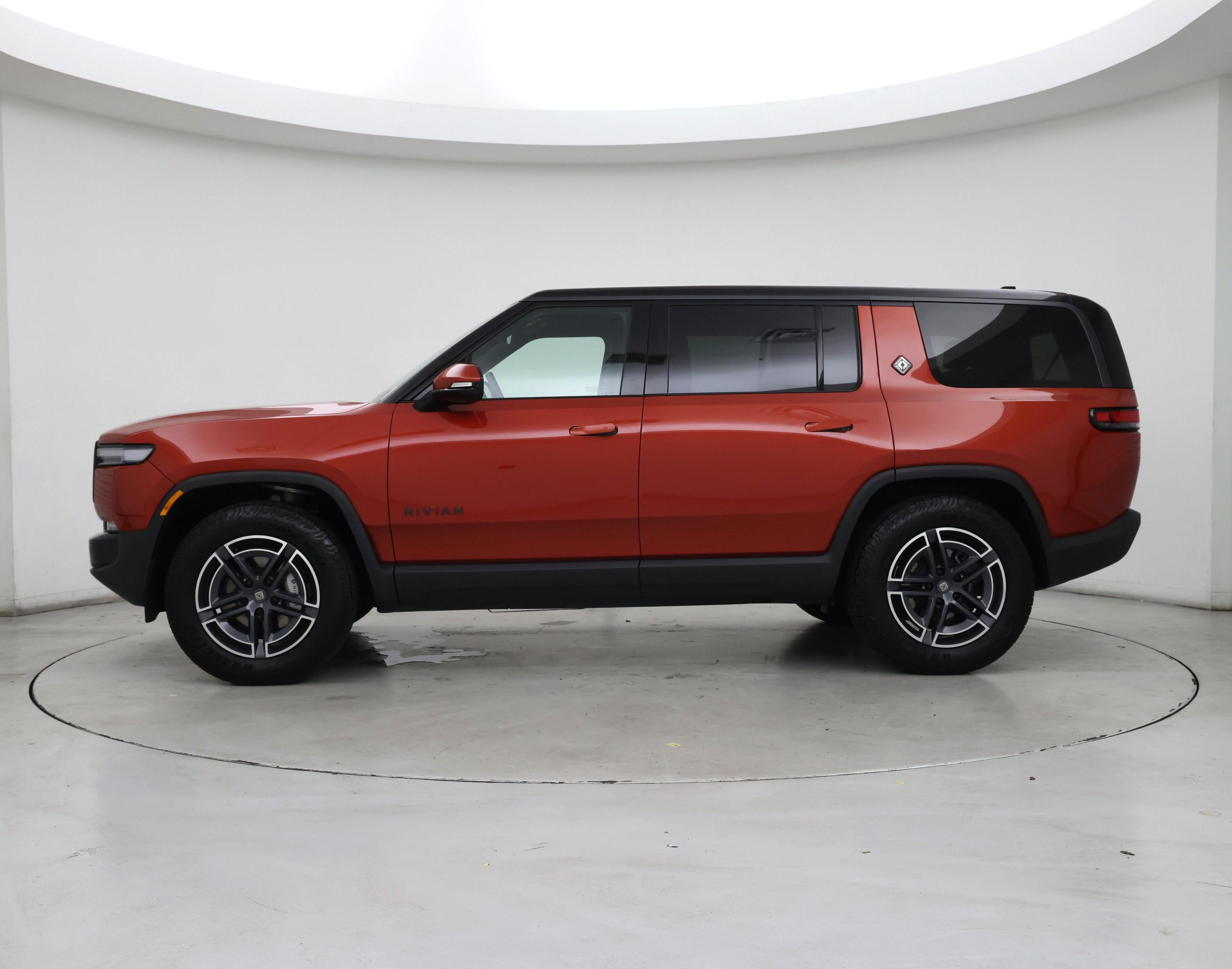 Thumbnail: 2025 Rivian R1S - 3