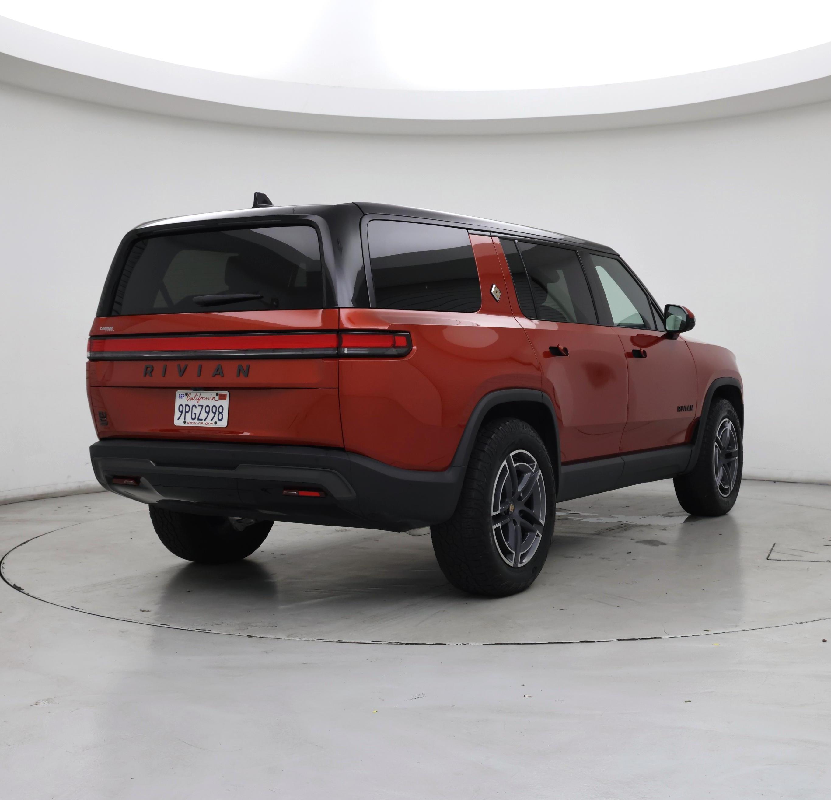 Thumbnail: 2025 Rivian R1S - 8