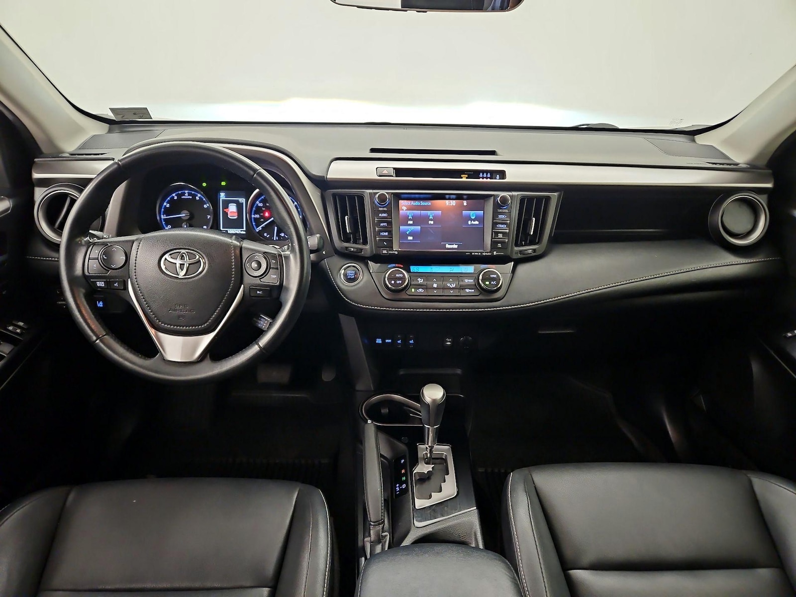2018 Toyota RAV4 Limited - Photo 10