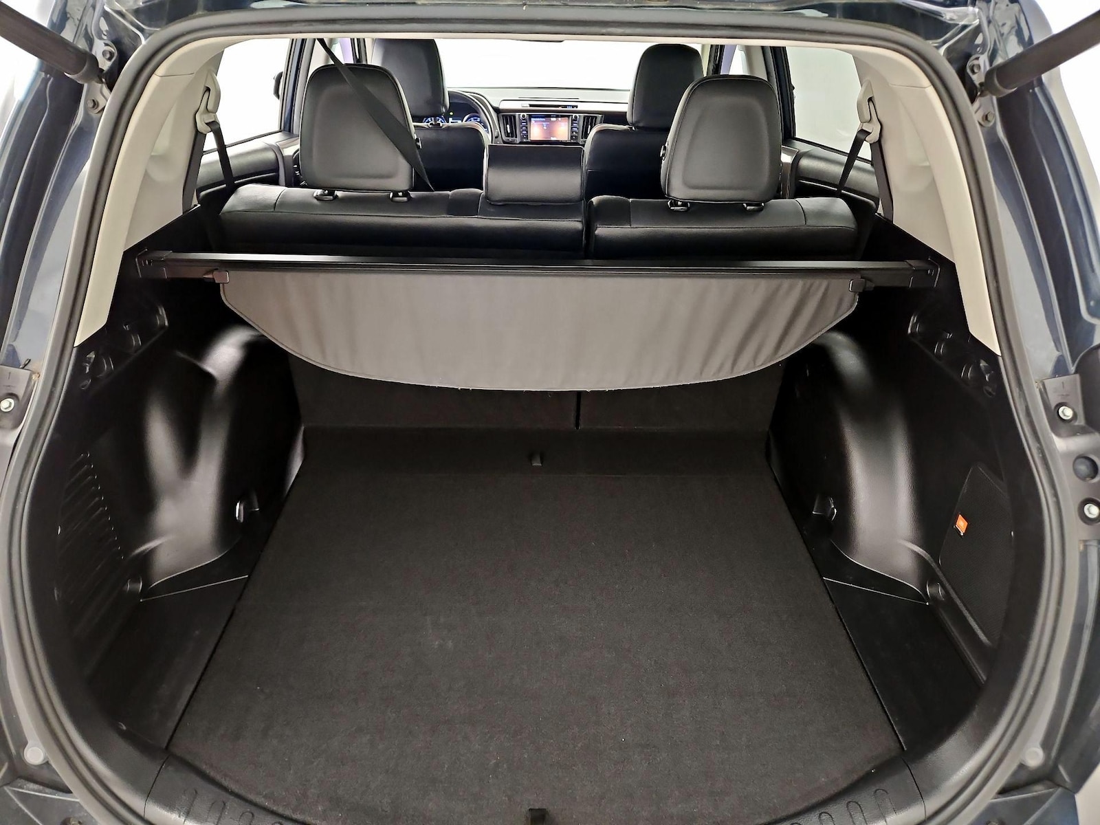 2018 Toyota RAV4 Limited - Photo 22