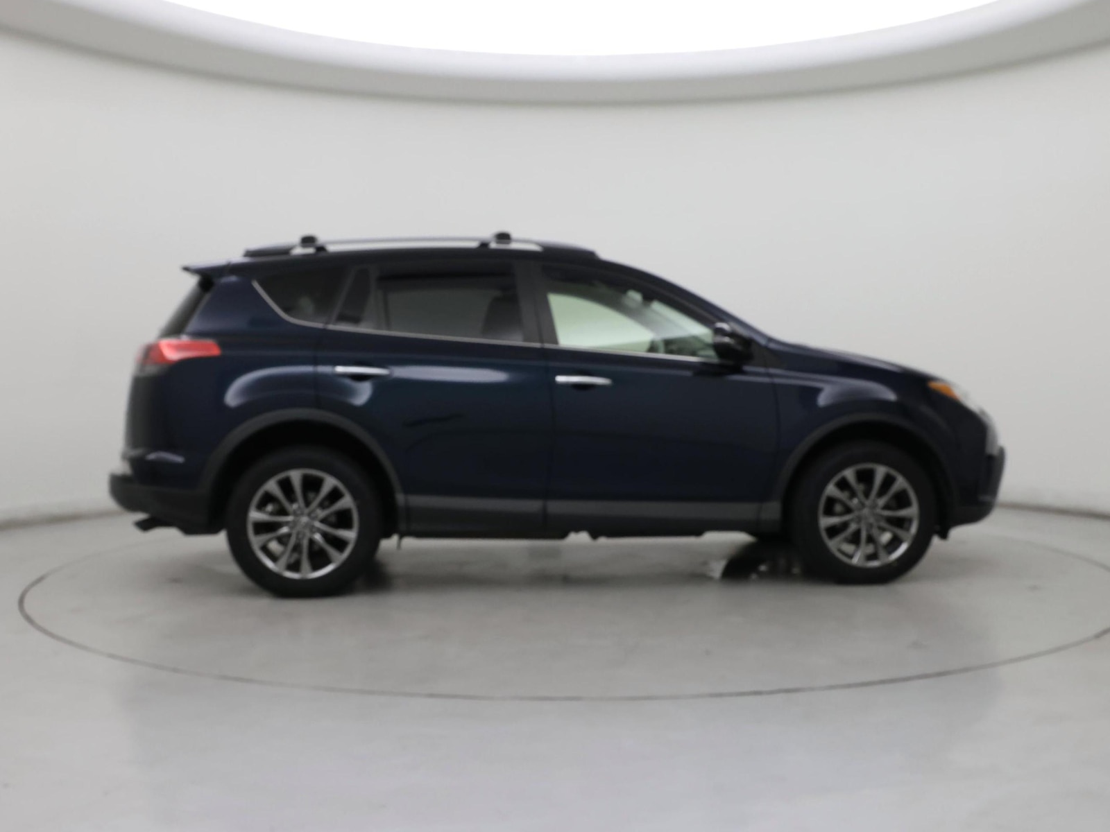 2018 Toyota RAV4 Limited - Photo 8