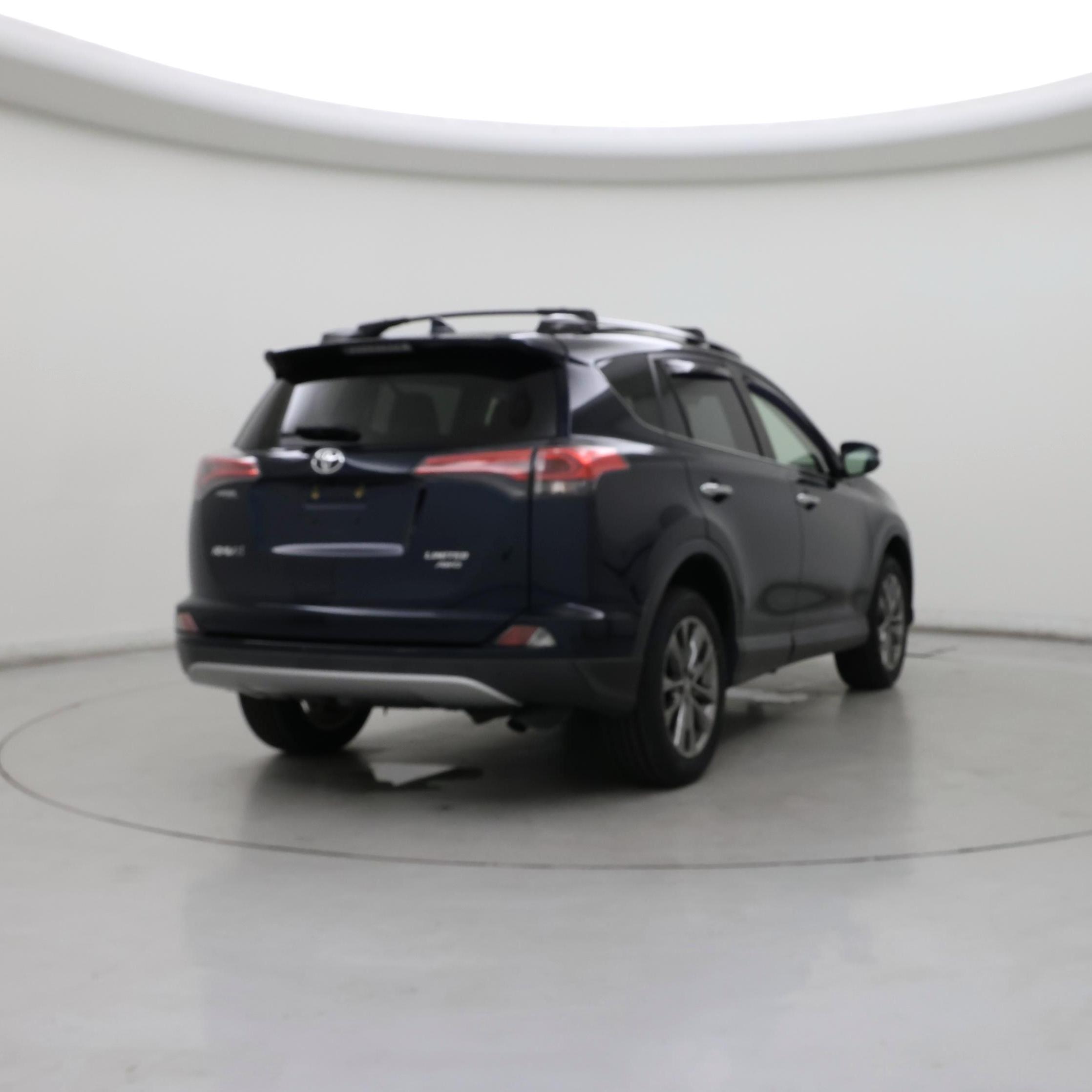 Thumbnail: 2018 Toyota RAV4 - 8