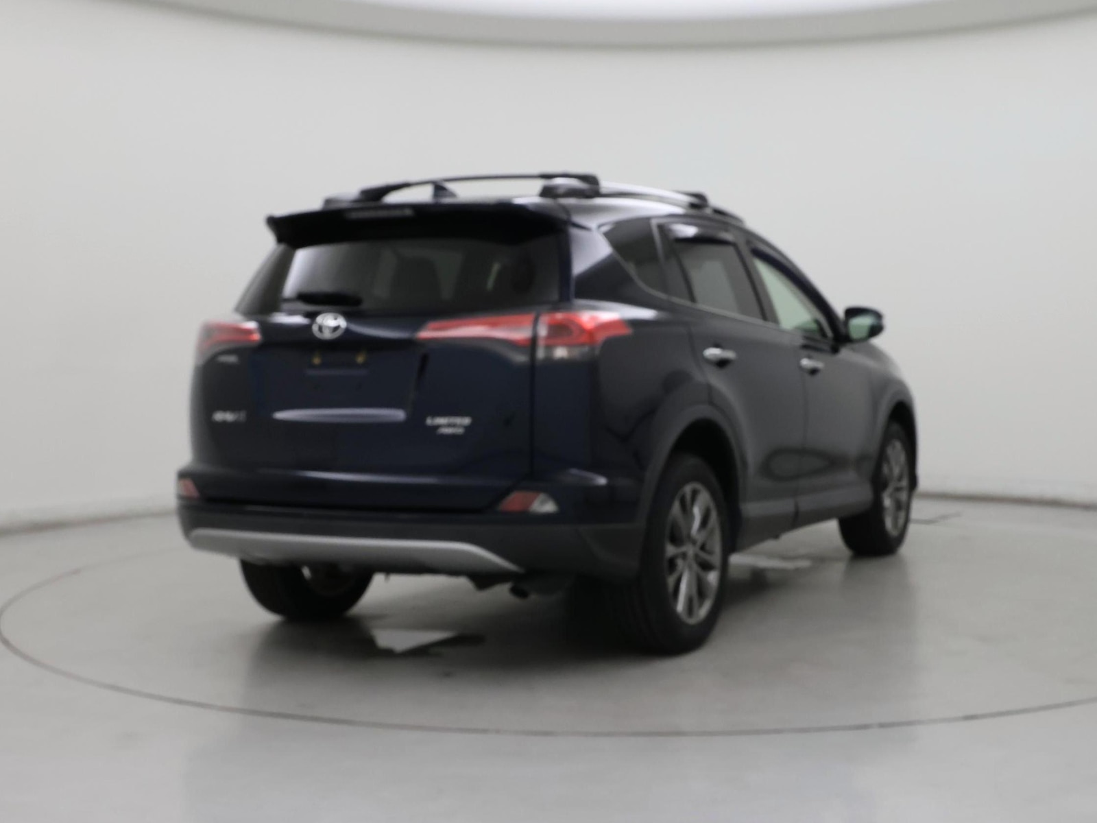 2018 Toyota RAV4 Limited - Photo 9