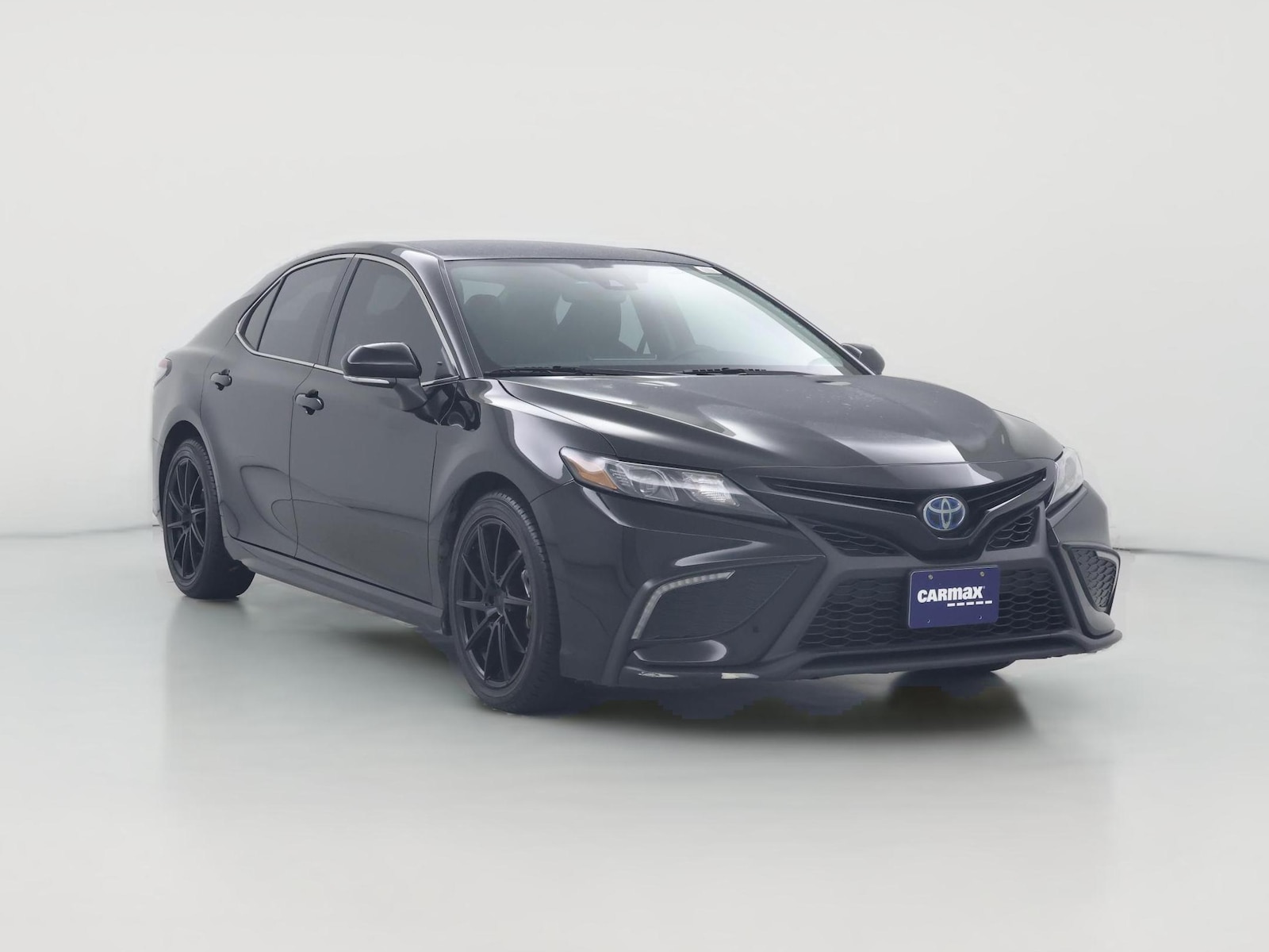 2022 Toyota Camry SE - Photo 1