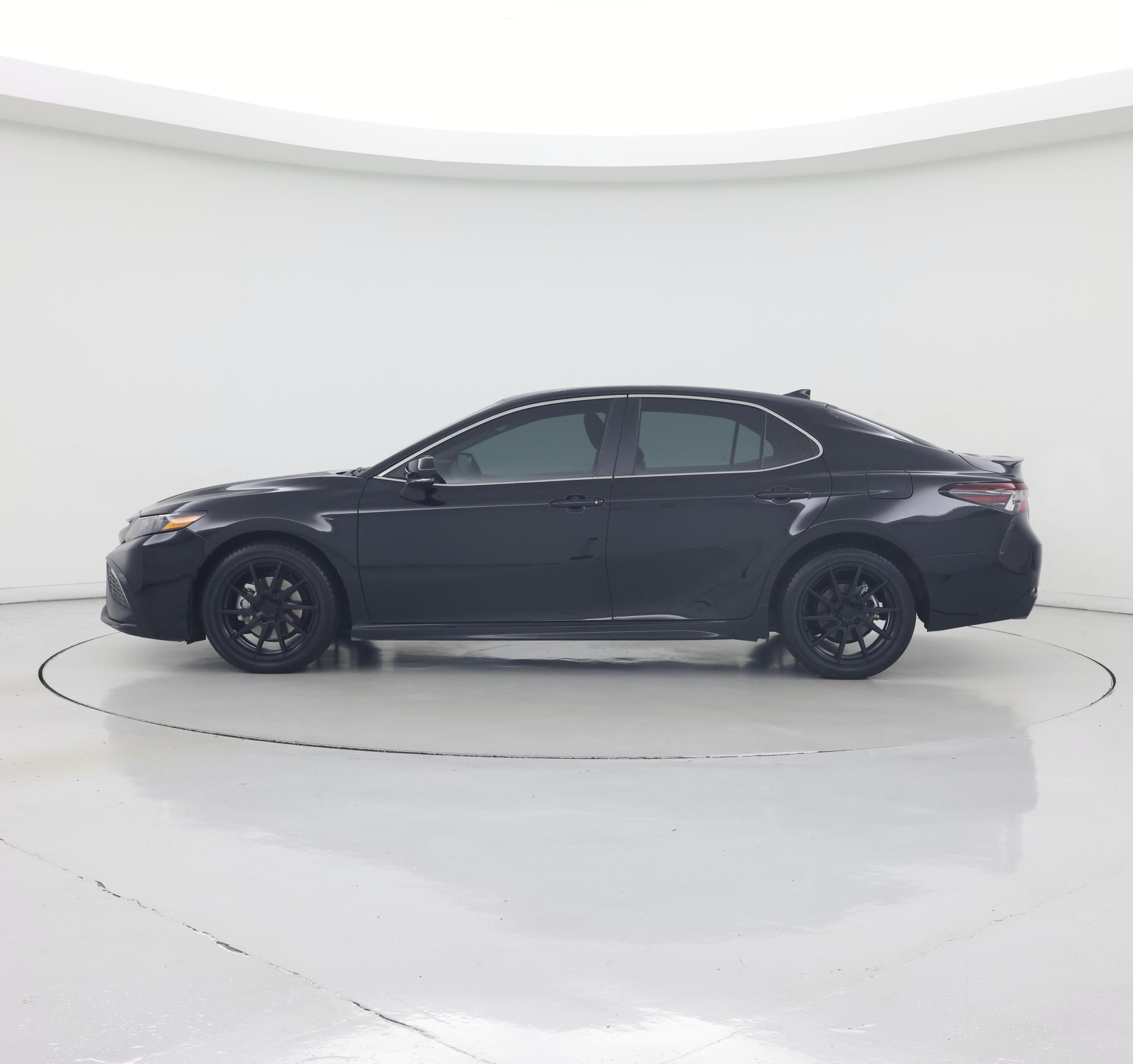 Thumbnail: 2022 Toyota Camry - 3