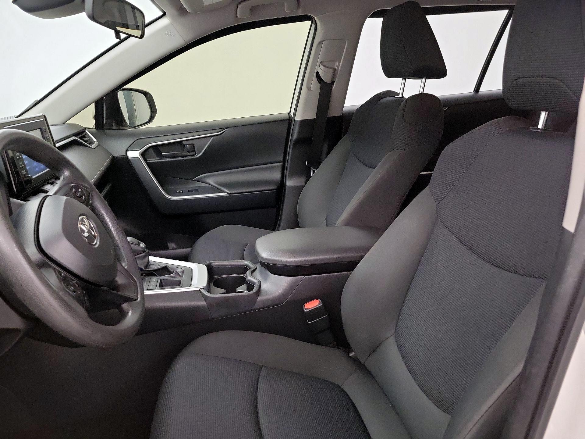 Thumbnail: 2019 Toyota RAV4 - 11
