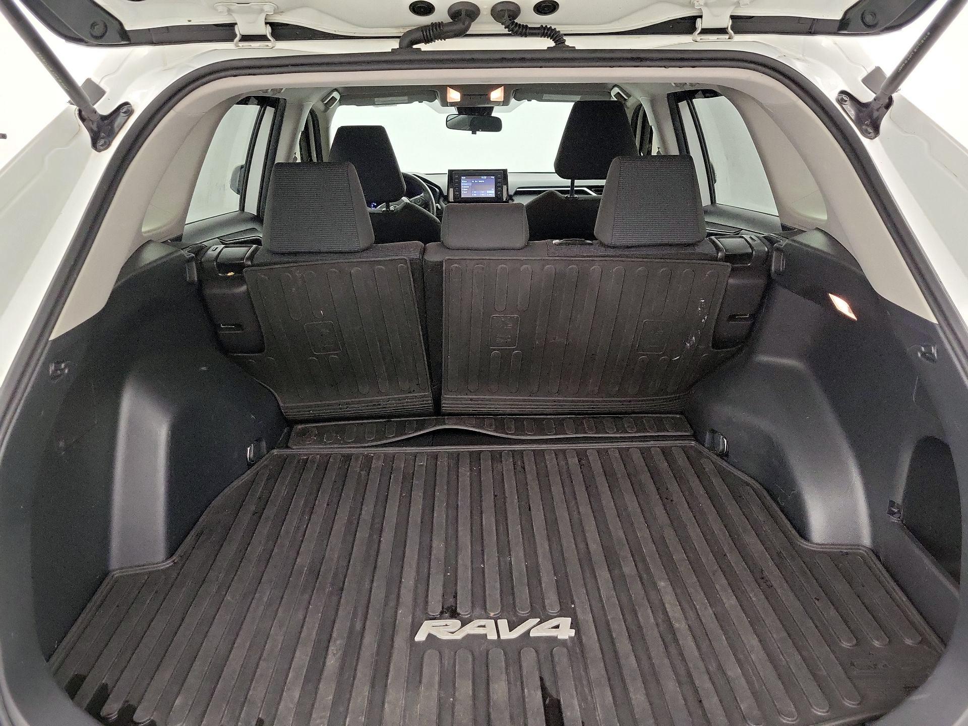 Thumbnail: 2019 Toyota RAV4 - 20