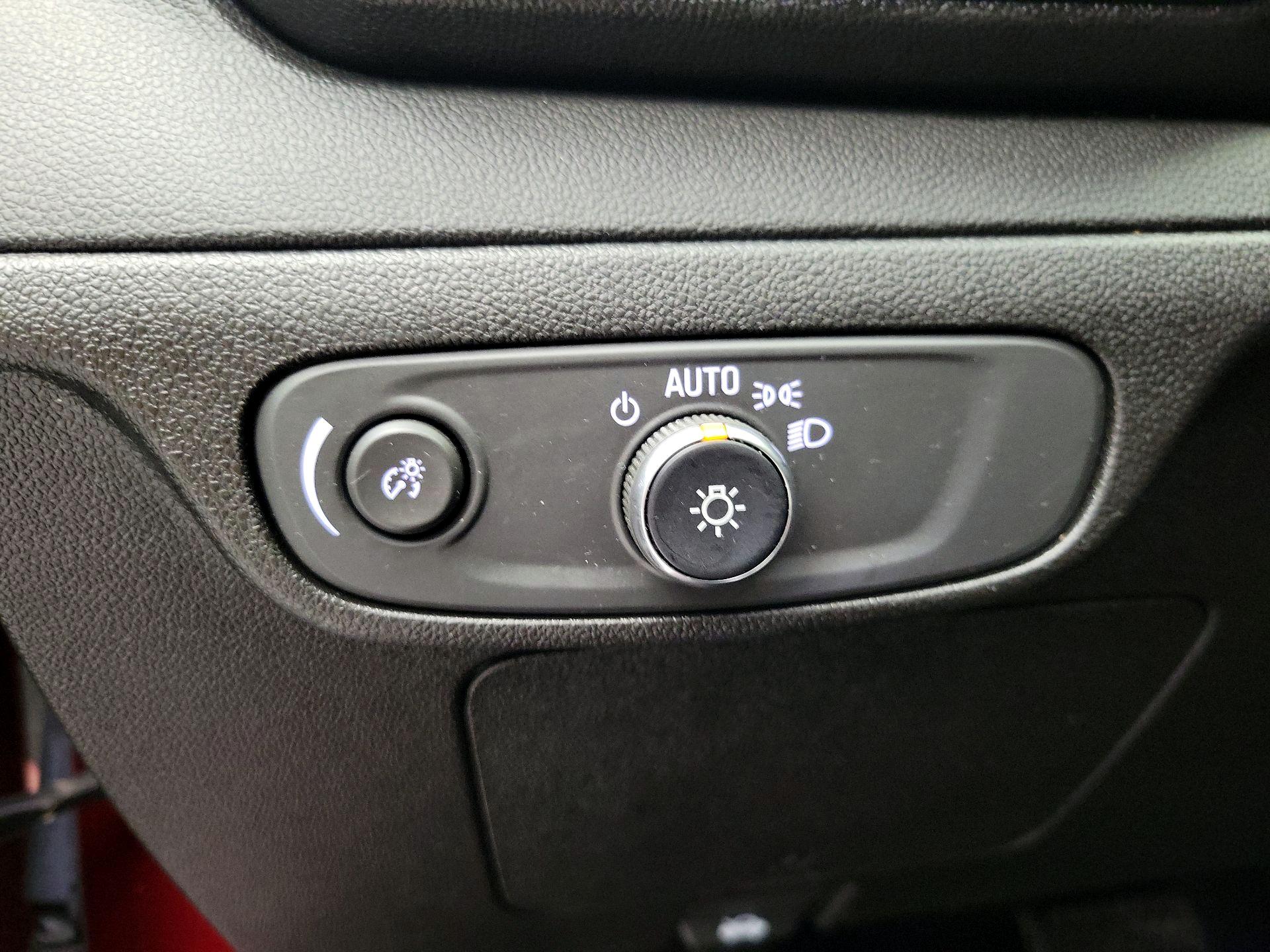 Thumbnail: 2023 Chevrolet Bolt EUV - 13