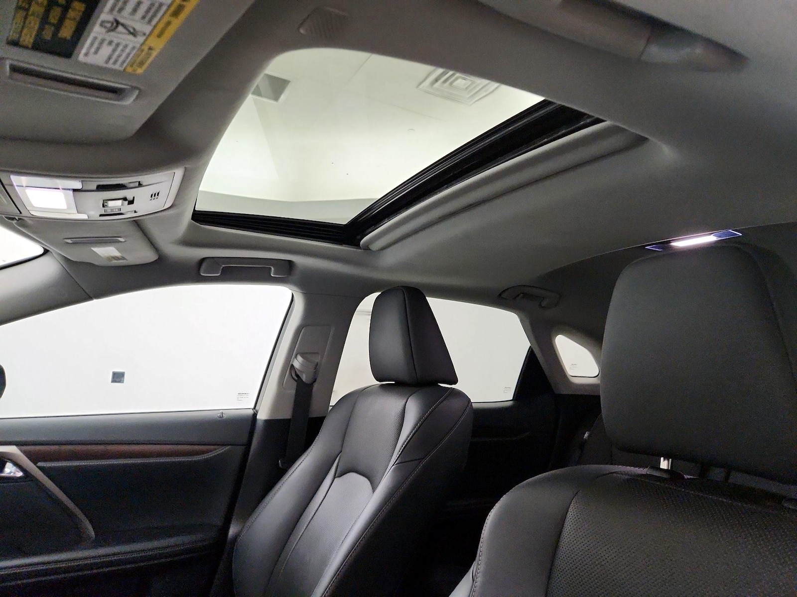 Sunroof(s) & Overhead Airbags