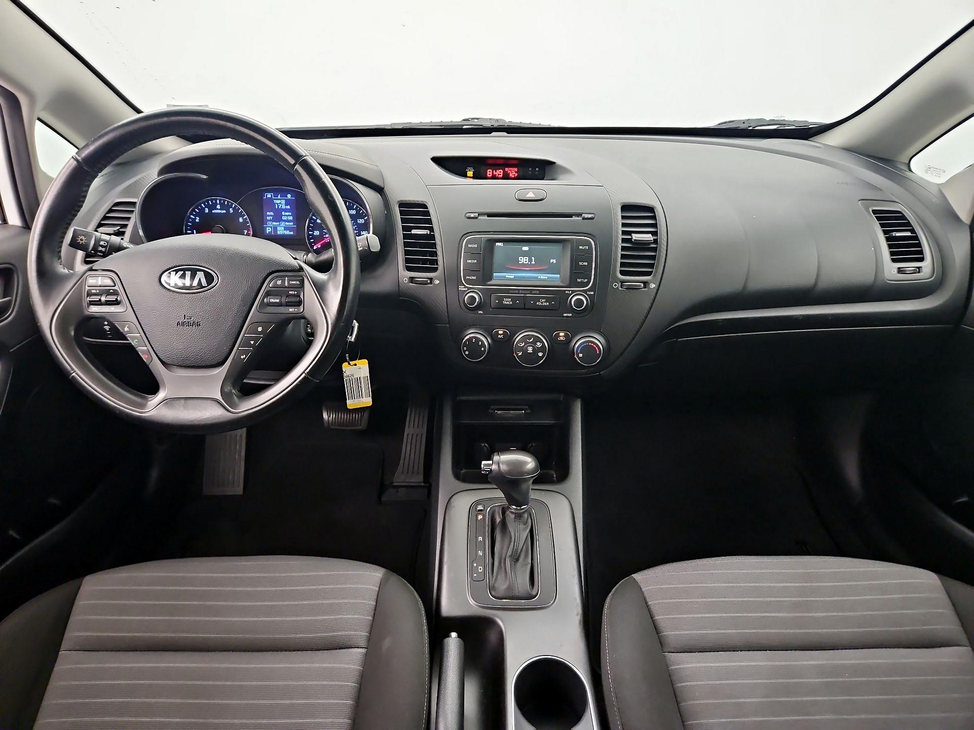 Thumbnail: 2016 Kia Forte - 9