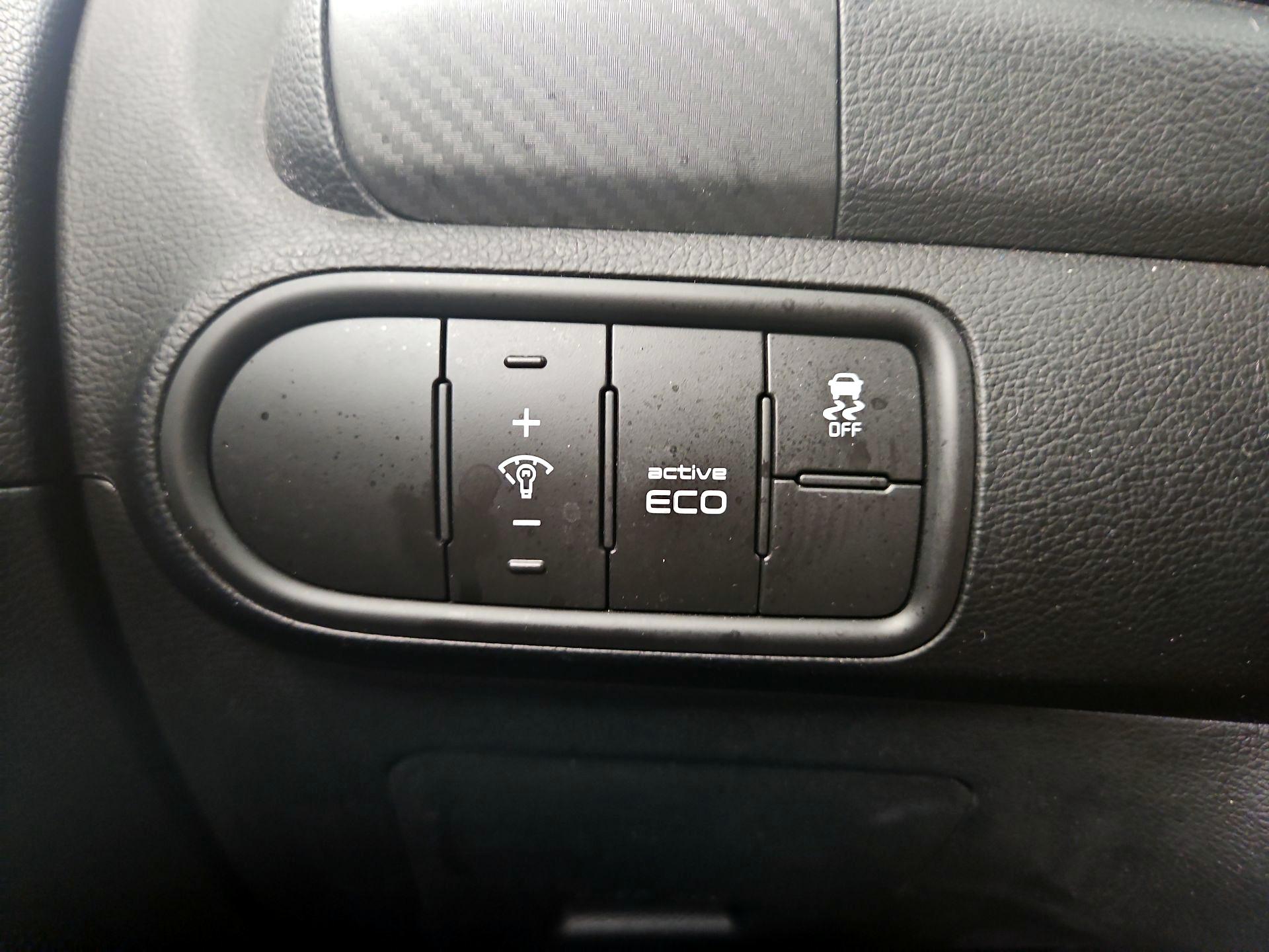 Thumbnail: 2016 Kia Forte - 13