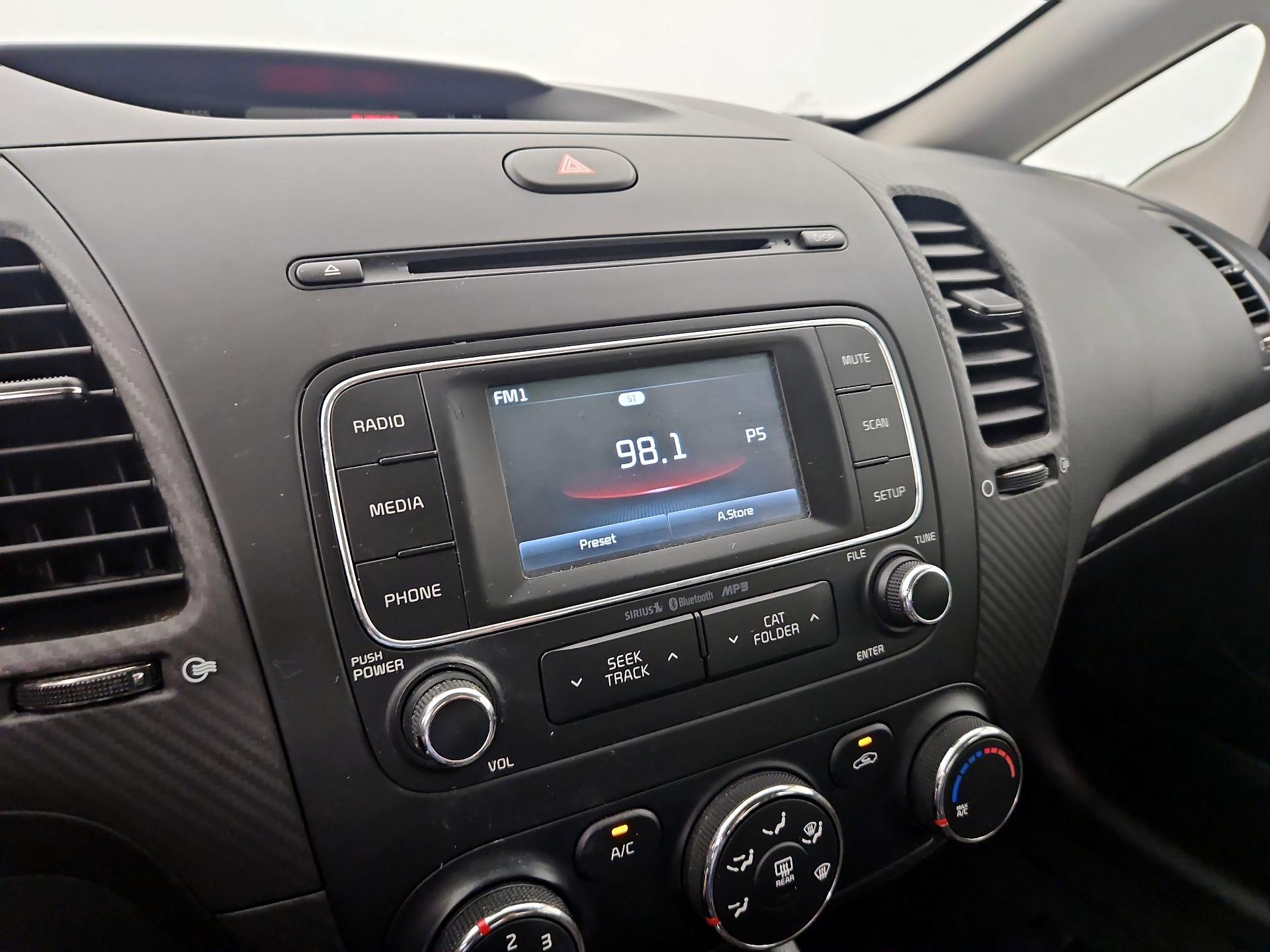 Thumbnail: 2016 Kia Forte - 15