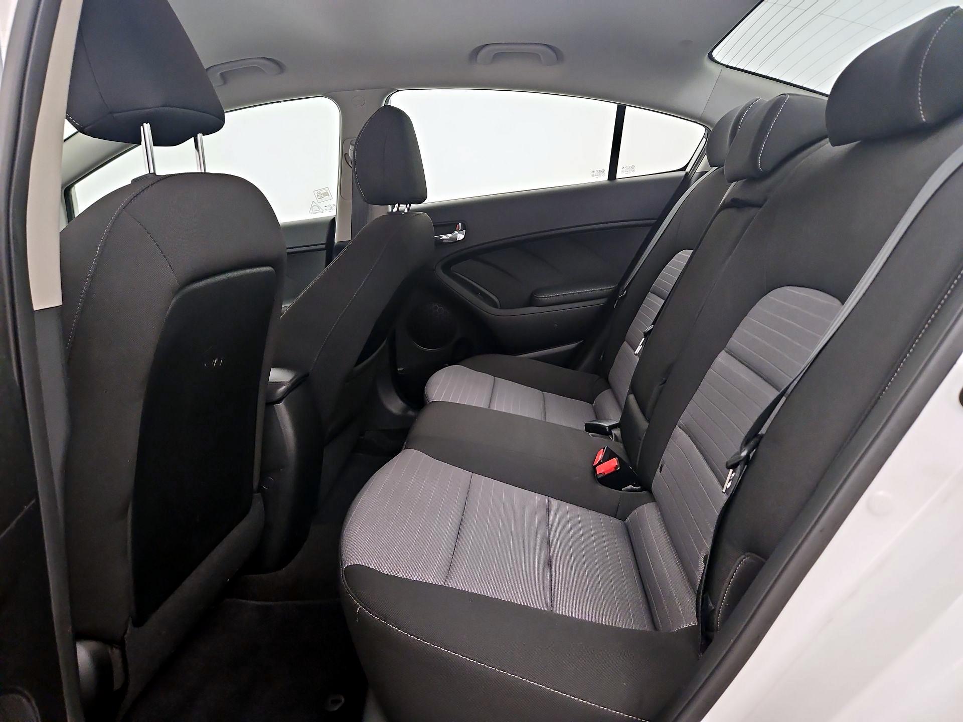 Thumbnail: 2016 Kia Forte - 19
