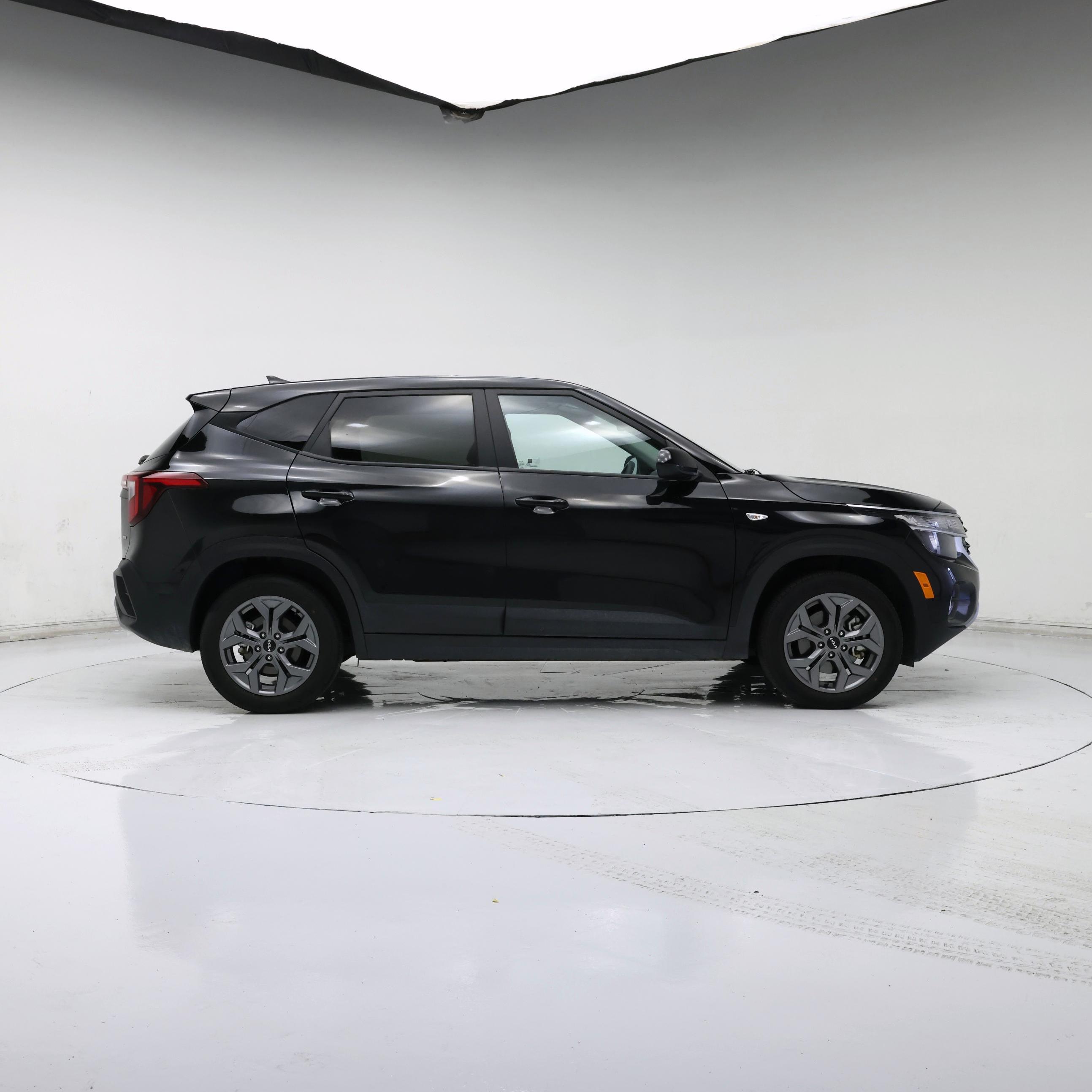 Thumbnail: 2024 Kia Seltos - 7