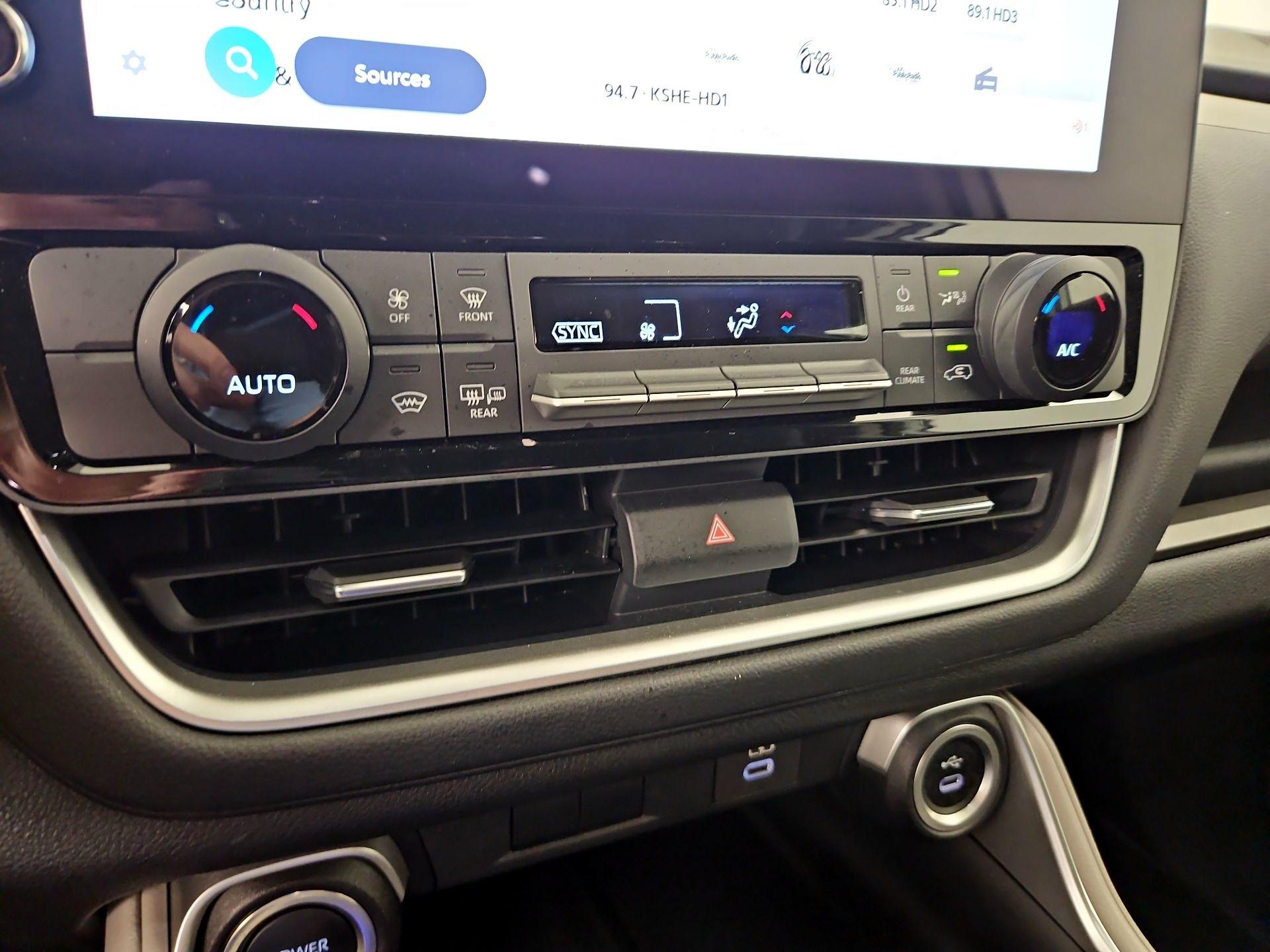 Thumbnail: 2025 Toyota Highlander - 17