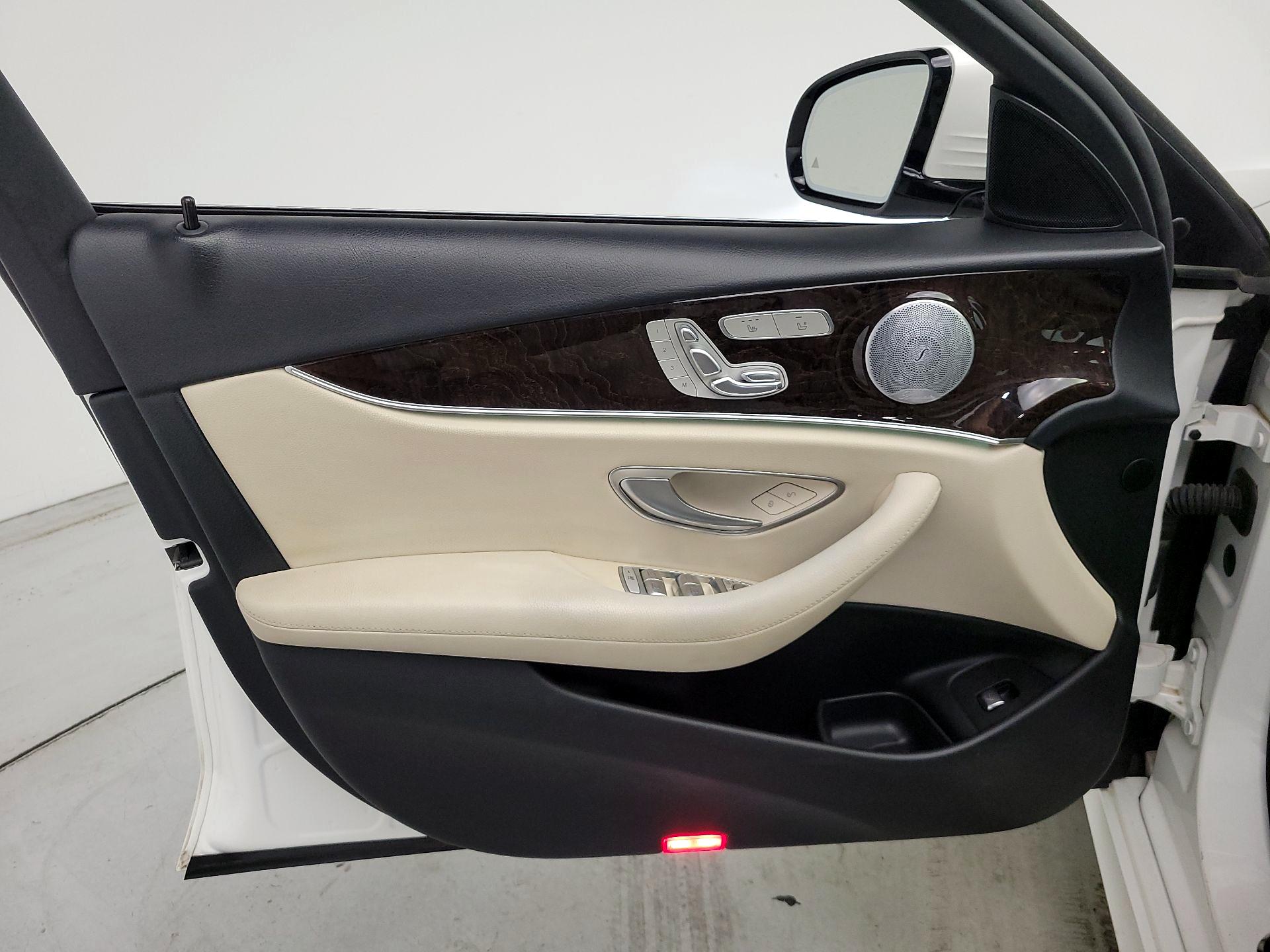 Thumbnail: 2019 Mercedes-Benz E-Class - 12