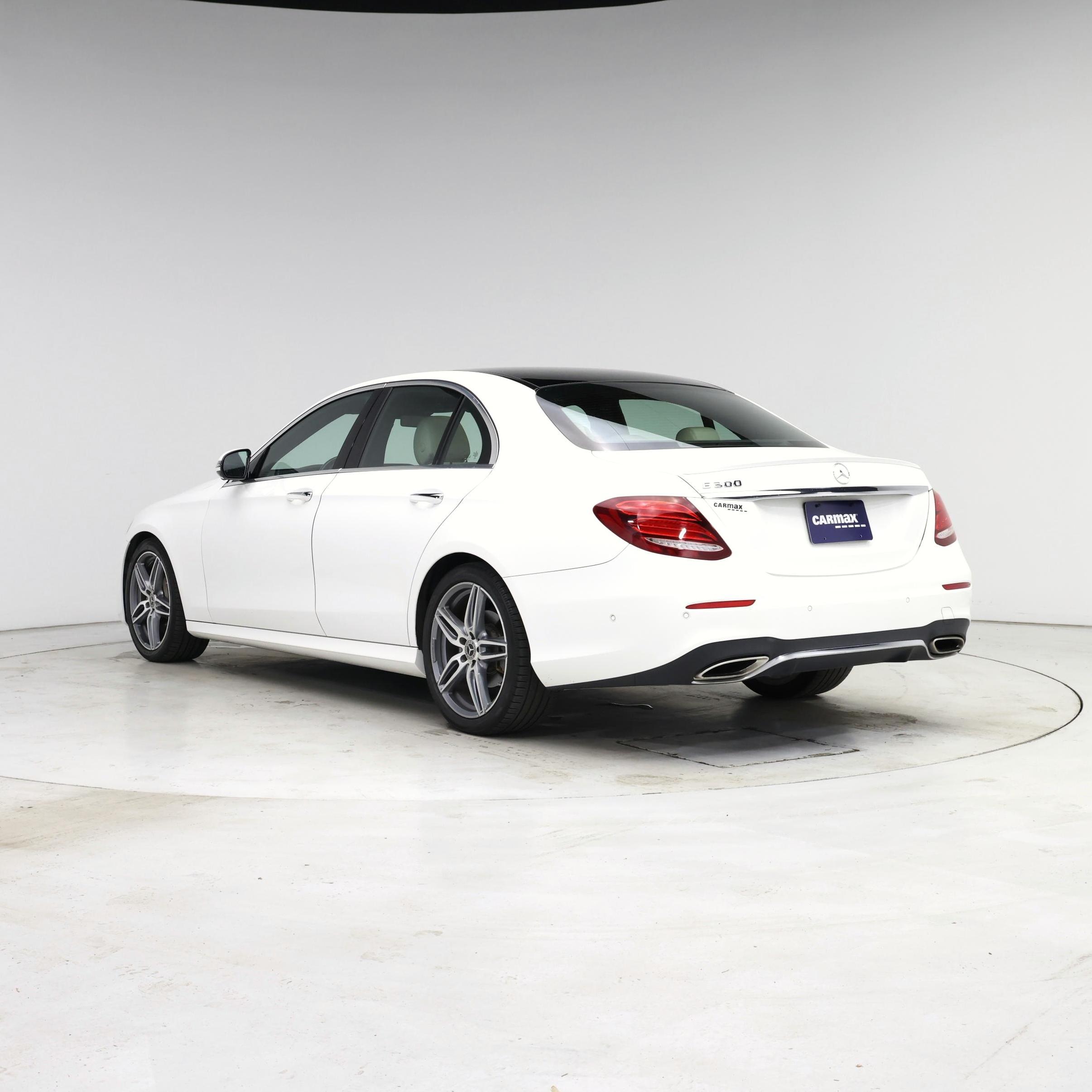 Thumbnail: 2019 Mercedes-Benz E-Class - 2