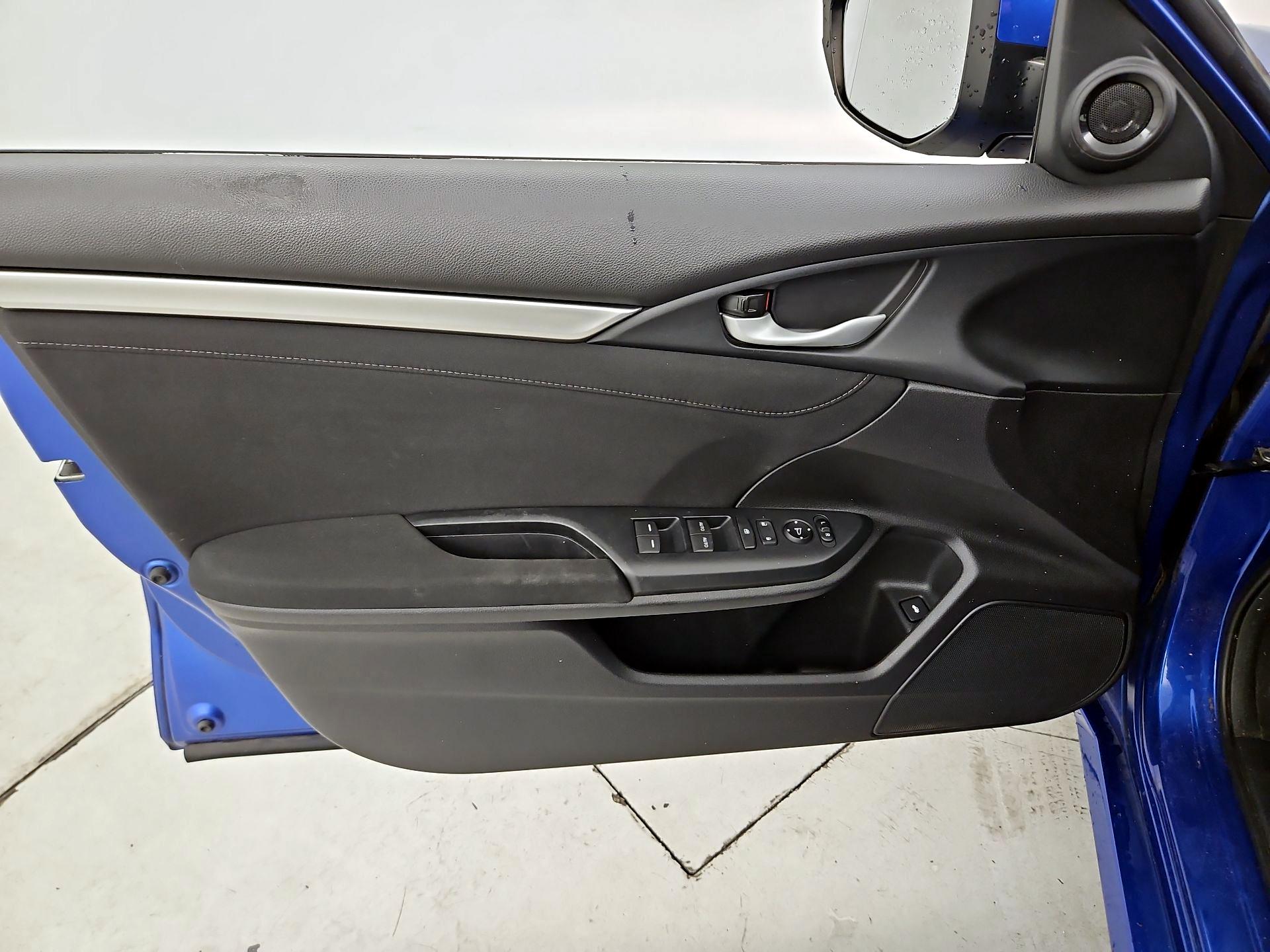 Thumbnail: 2016 Honda Civic - 12