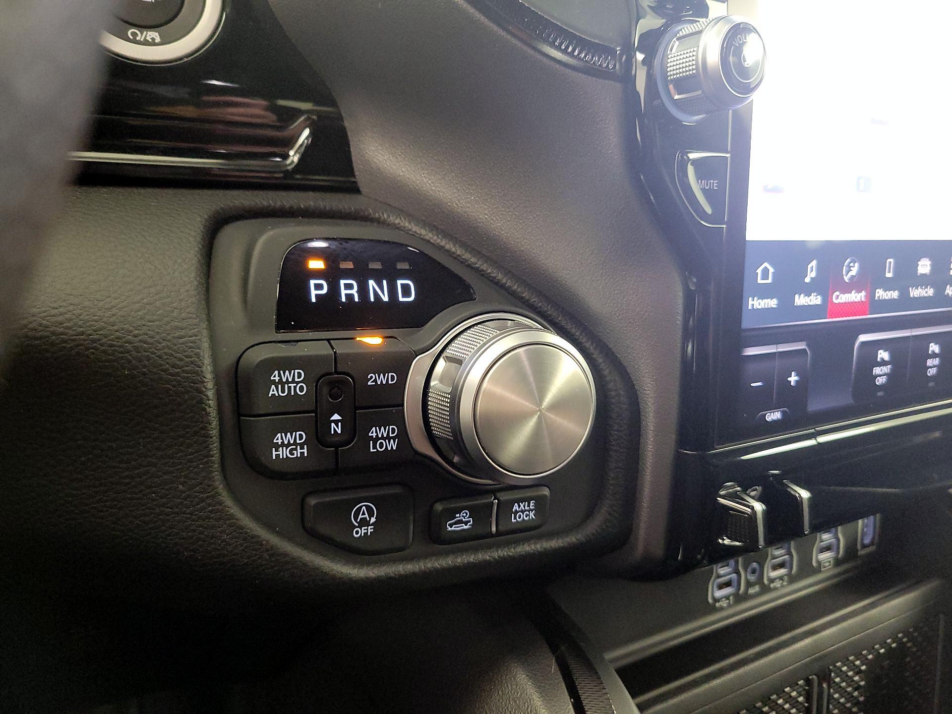 Thumbnail: 2025 RAM 1500 - 17