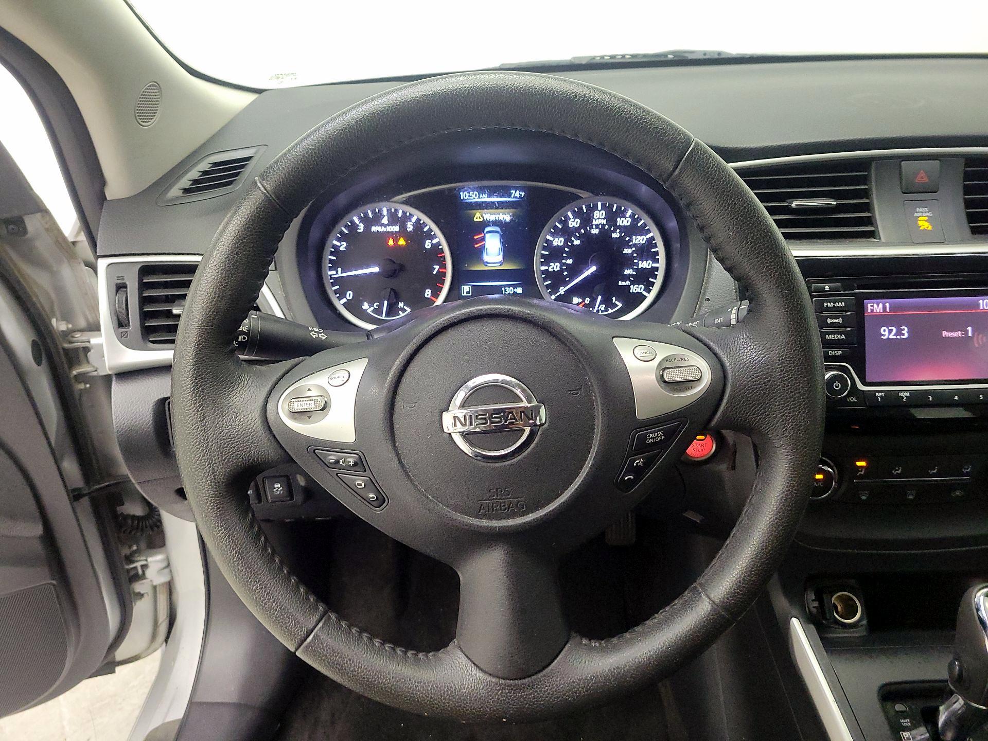 Thumbnail: 2017 Nissan Sentra - 10
