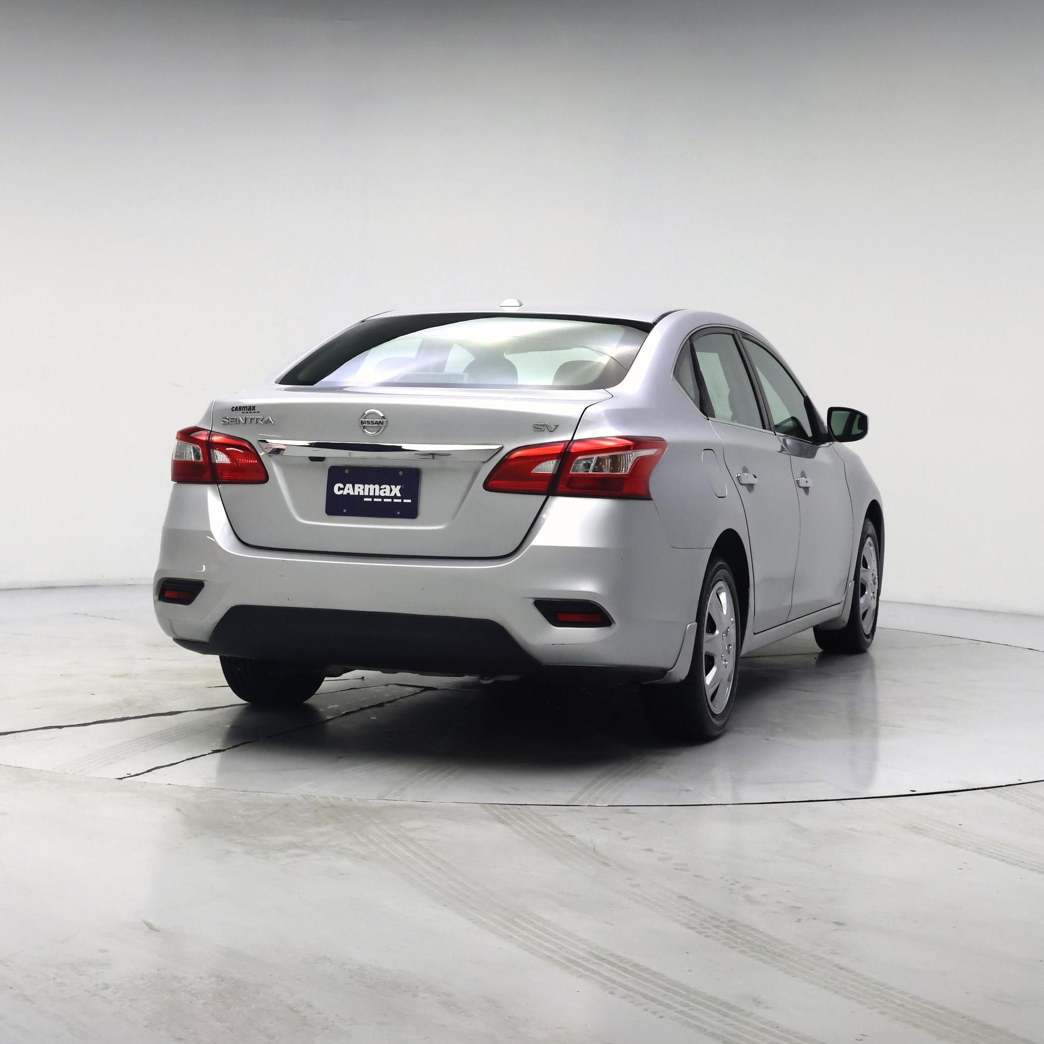 Thumbnail: 2017 Nissan Sentra - 8