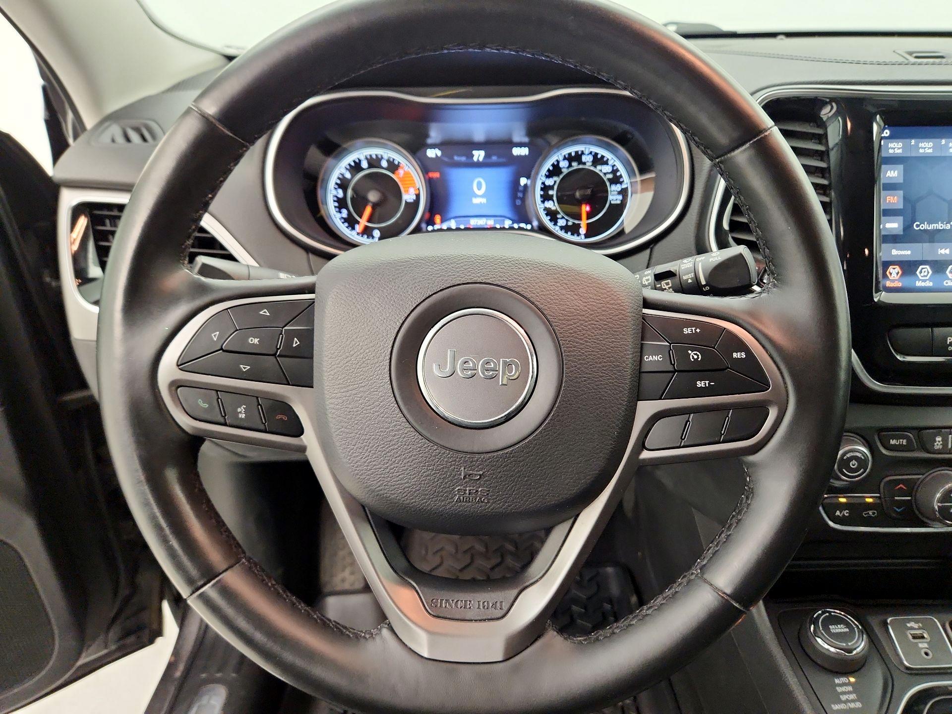 Thumbnail: 2019 Jeep Cherokee - 10