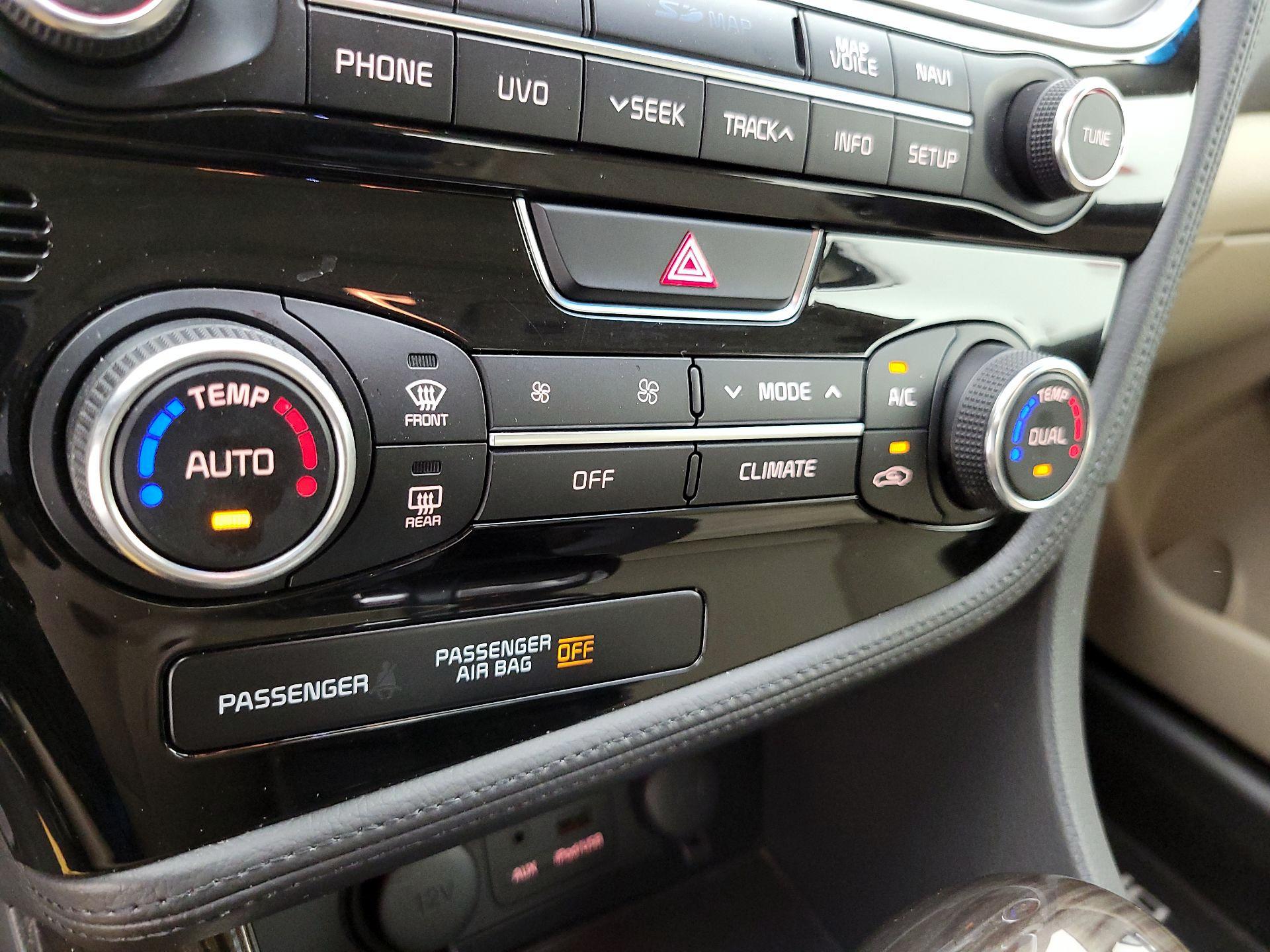 Thumbnail: 2015 Kia Optima - 17