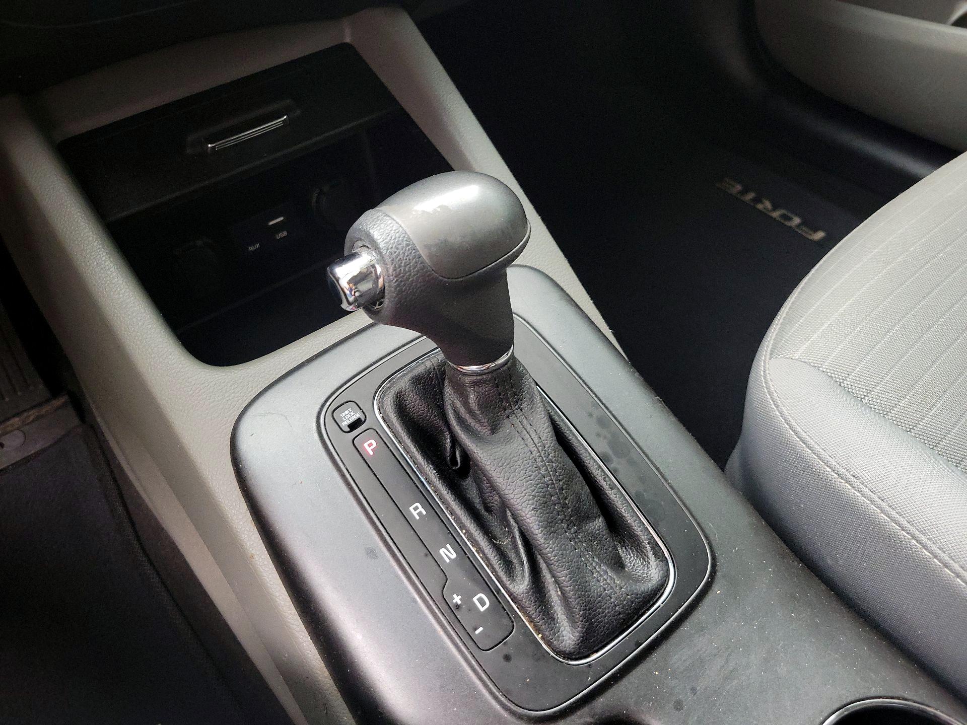 Thumbnail: 2016 Kia Forte - 17