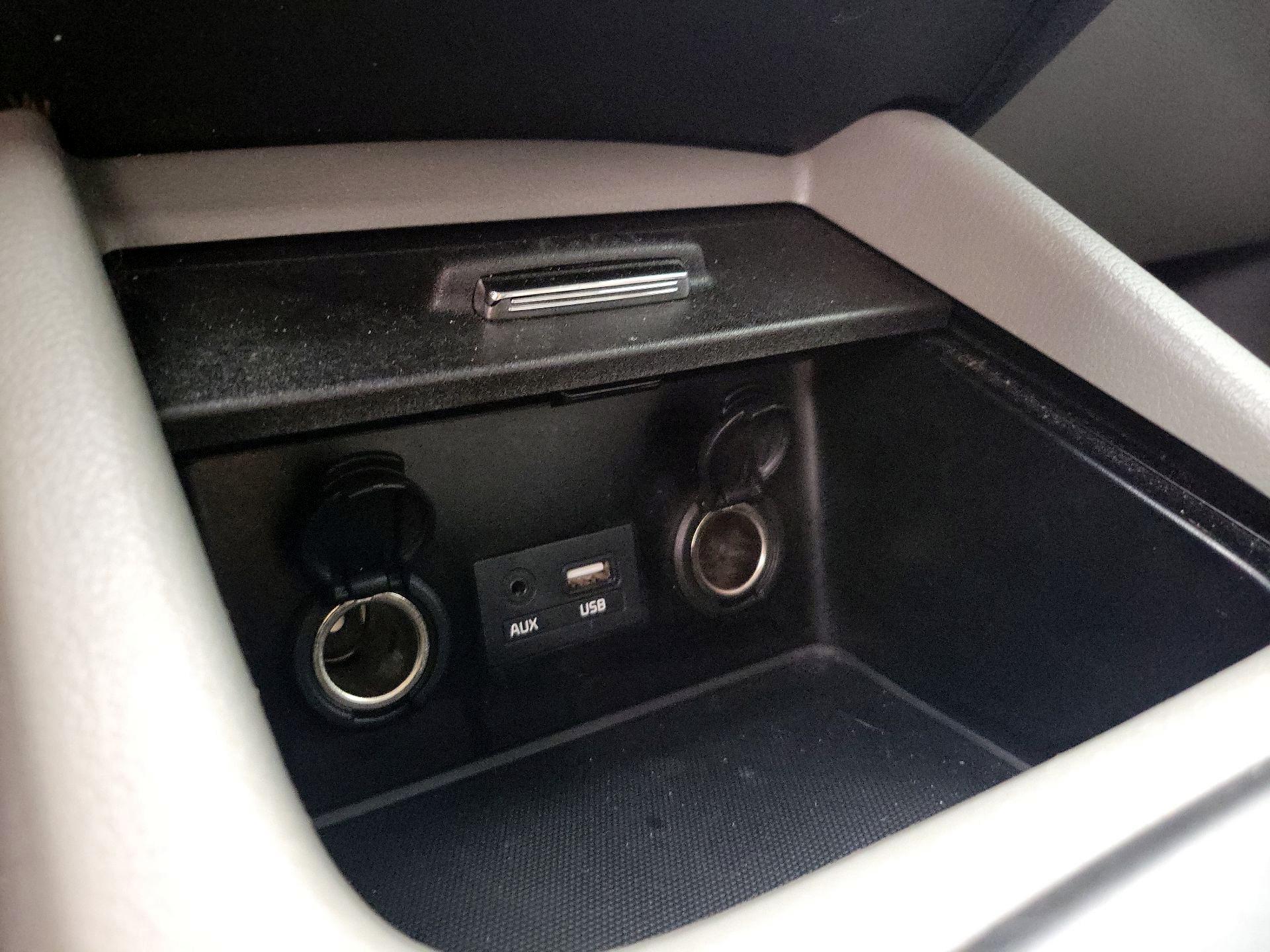 Thumbnail: 2016 Kia Forte - 18