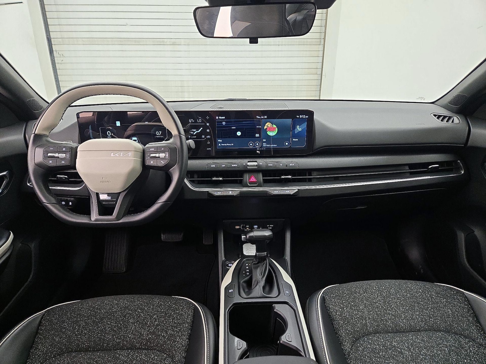 2025 Kia K4 GT-Line - Photo 10