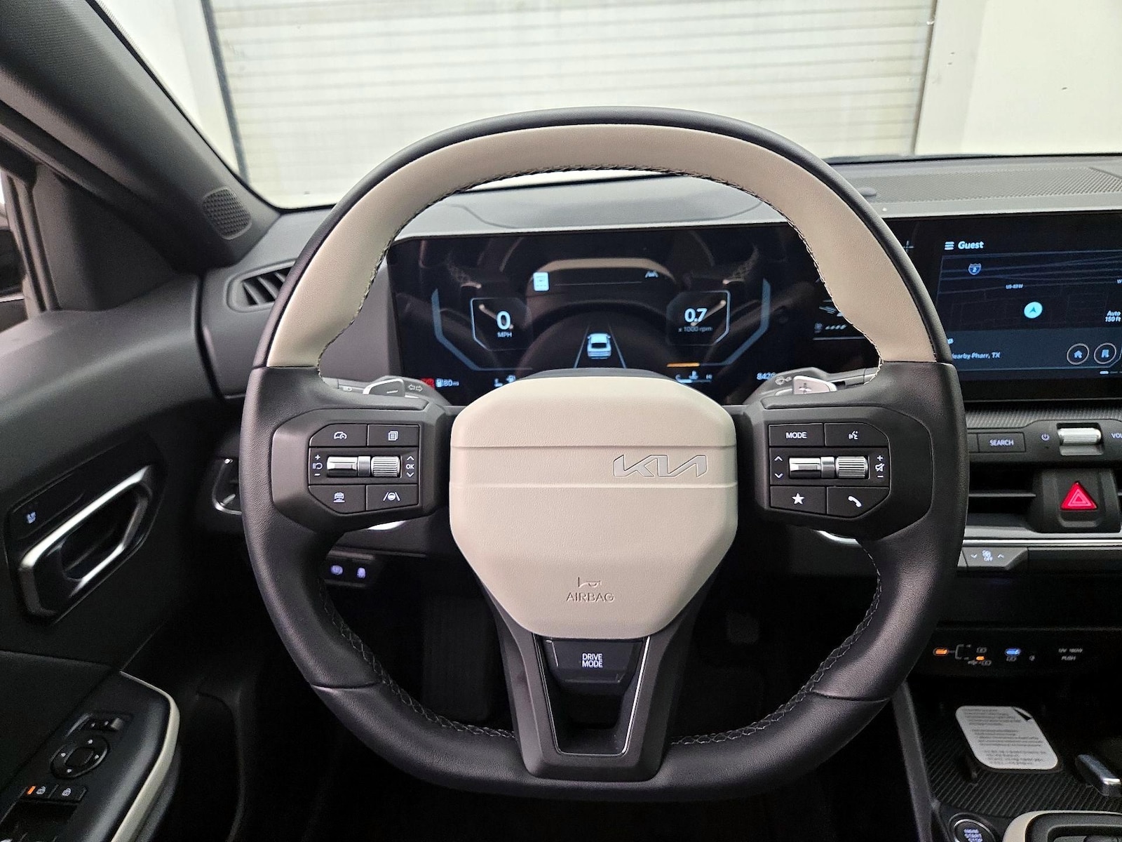 2025 Kia K4 GT-Line - Photo 11