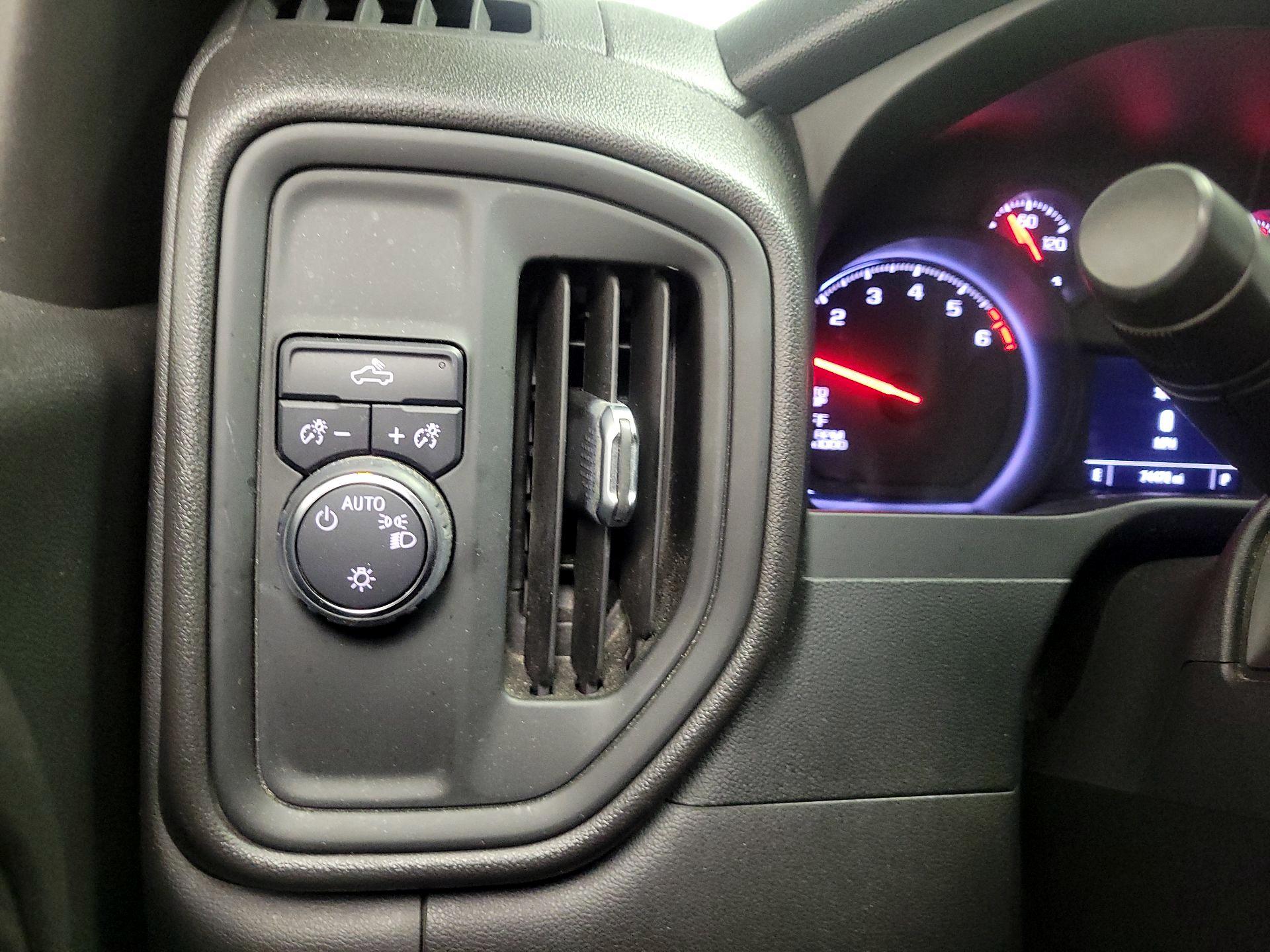 Thumbnail: 2021 Chevrolet Silverado 1500 - 13
