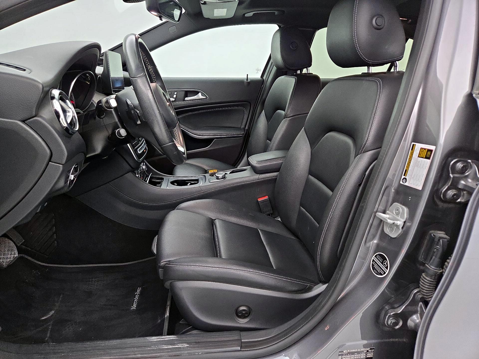 Thumbnail: 2018 Mercedes-Benz GLA - 11