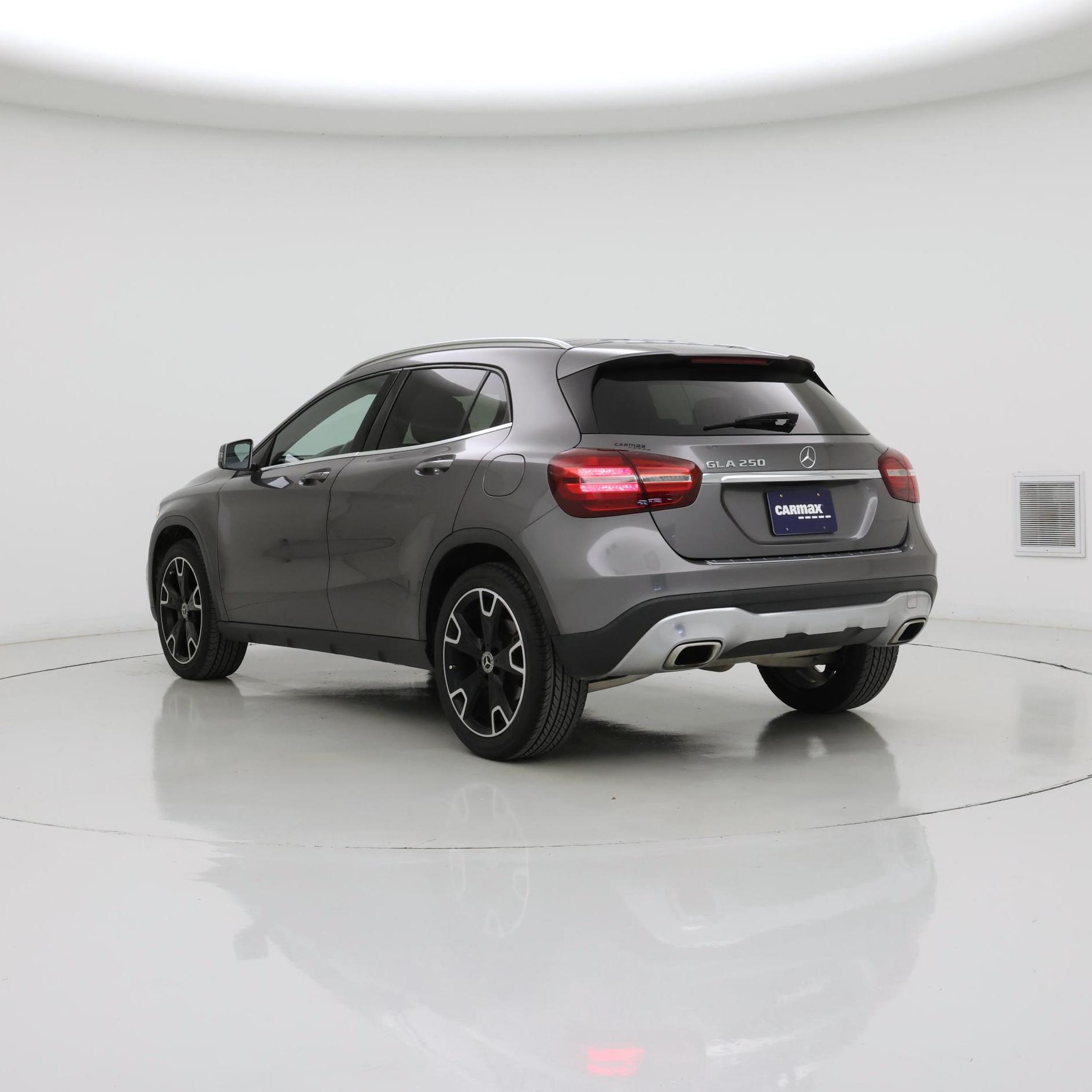 Thumbnail: 2018 Mercedes-Benz GLA - 2
