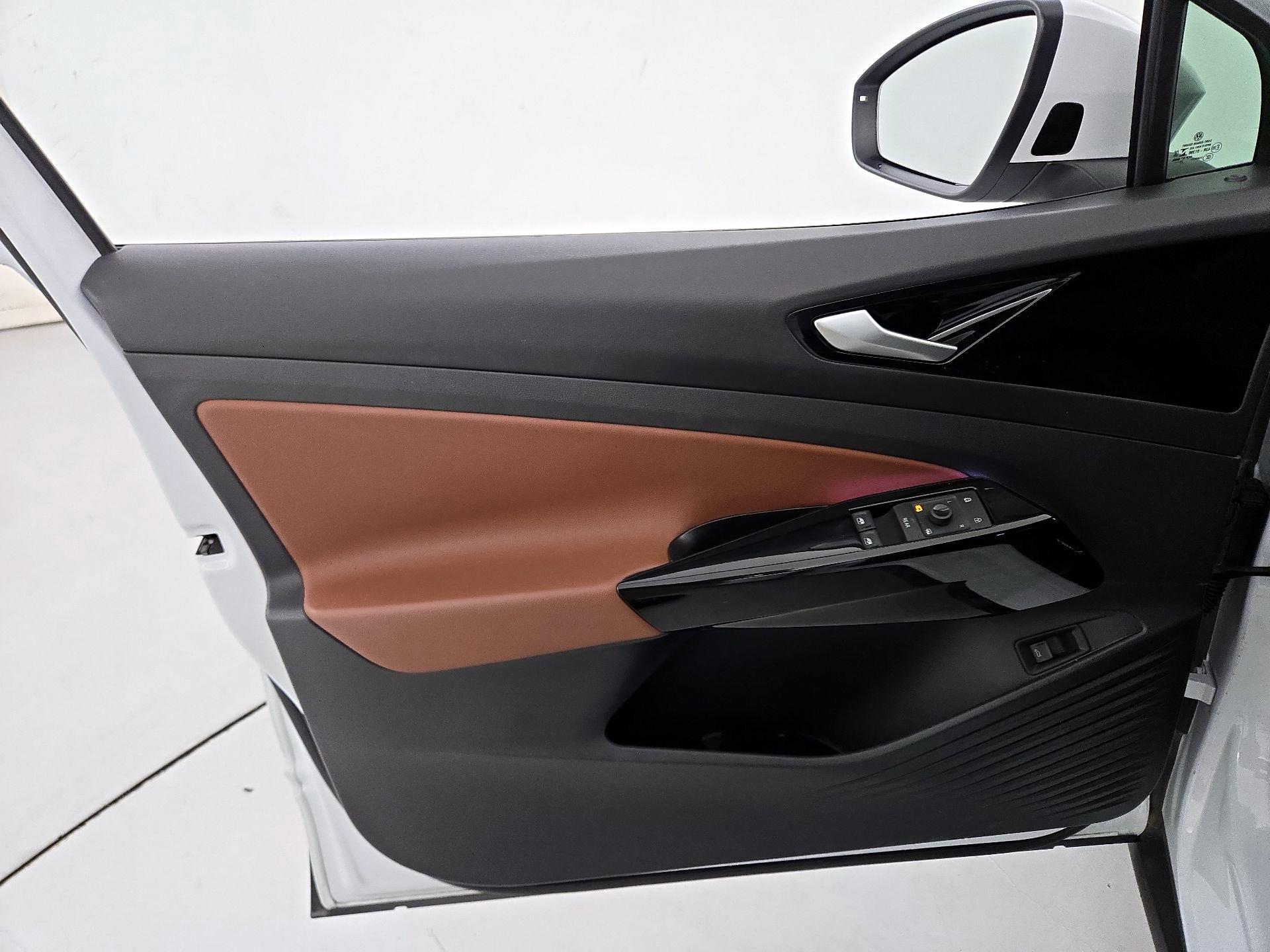 Thumbnail: 2021 Volkswagen ID.4 - 12