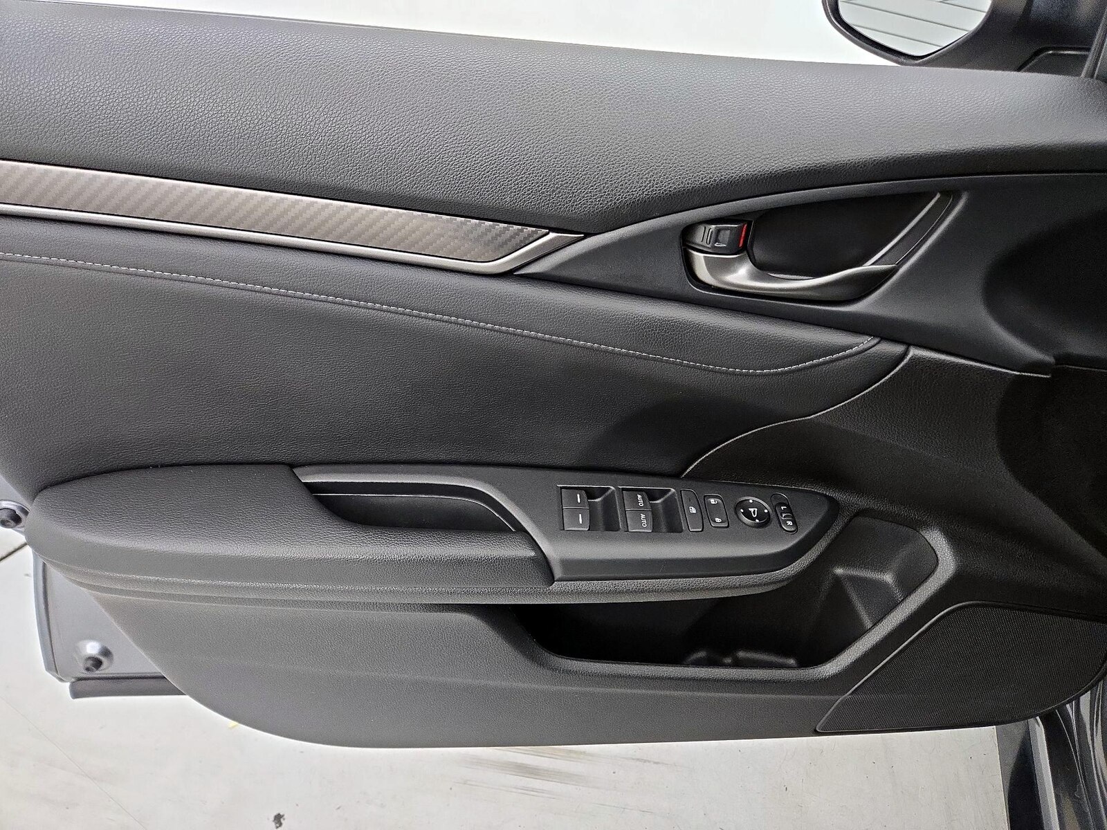 2019 Honda Civic Hatchback Sport Touring - Photo 13