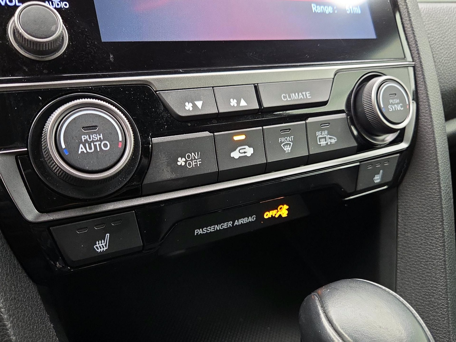 2019 Honda Civic Hatchback Sport Touring - Photo 17