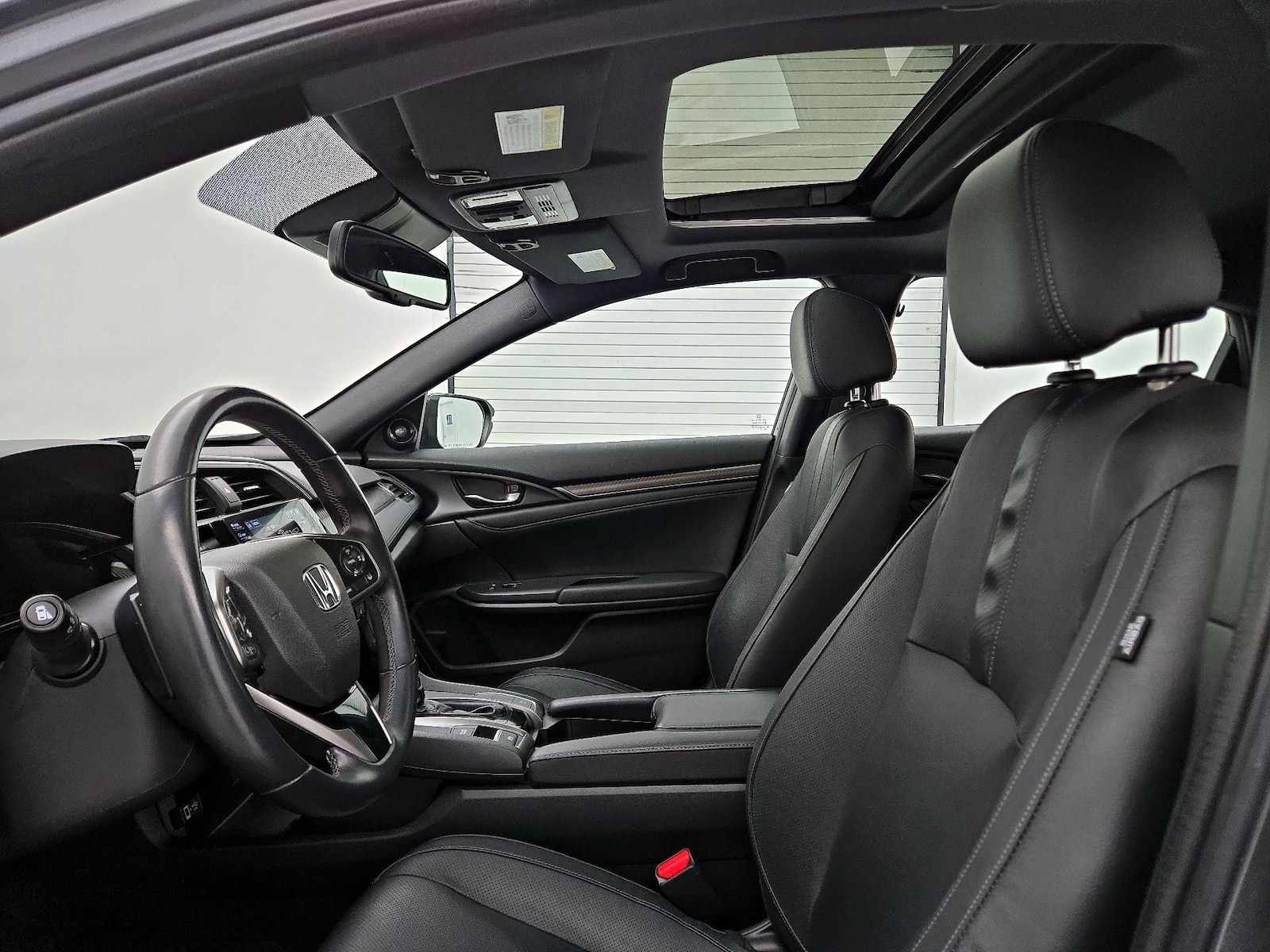 2019 Honda Civic Hatchback Sport Touring - Photo 19