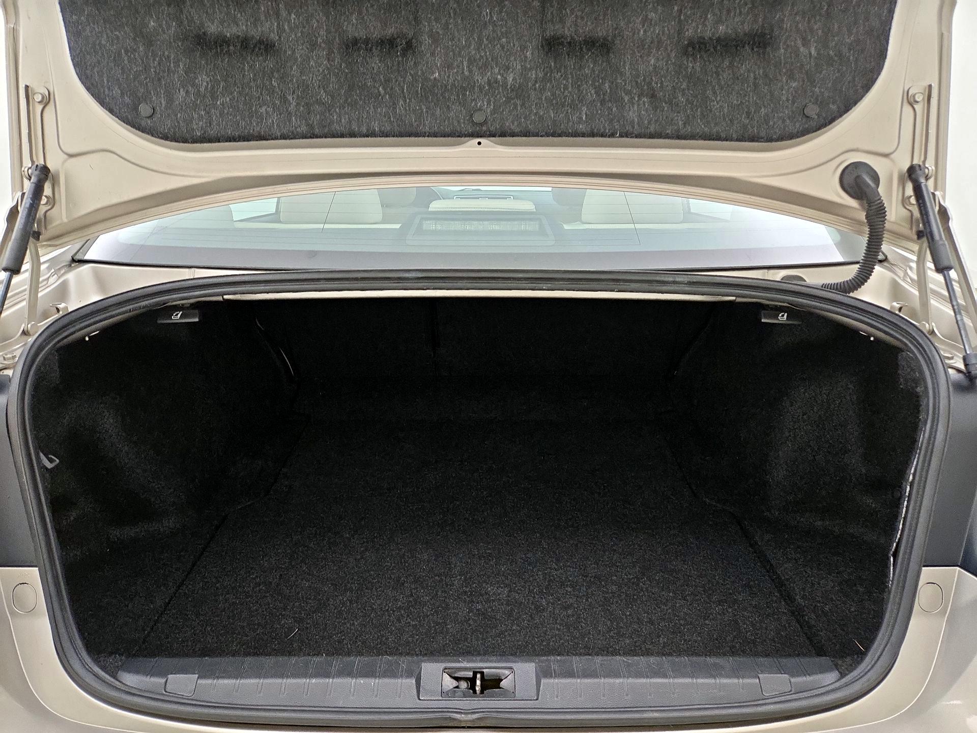 Thumbnail: 2015 Subaru Legacy - 20