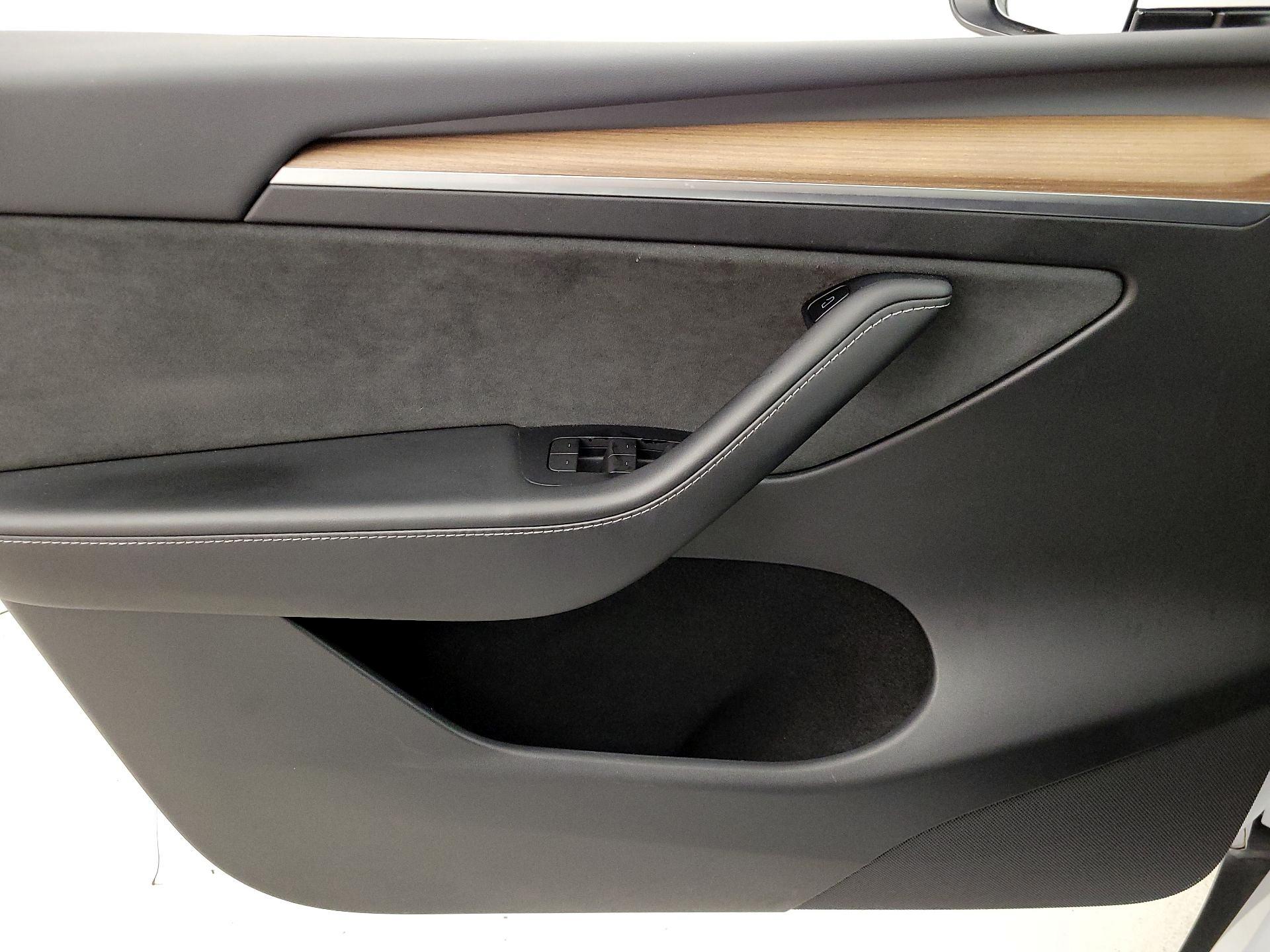Thumbnail: 2022 Tesla Model Y - 12