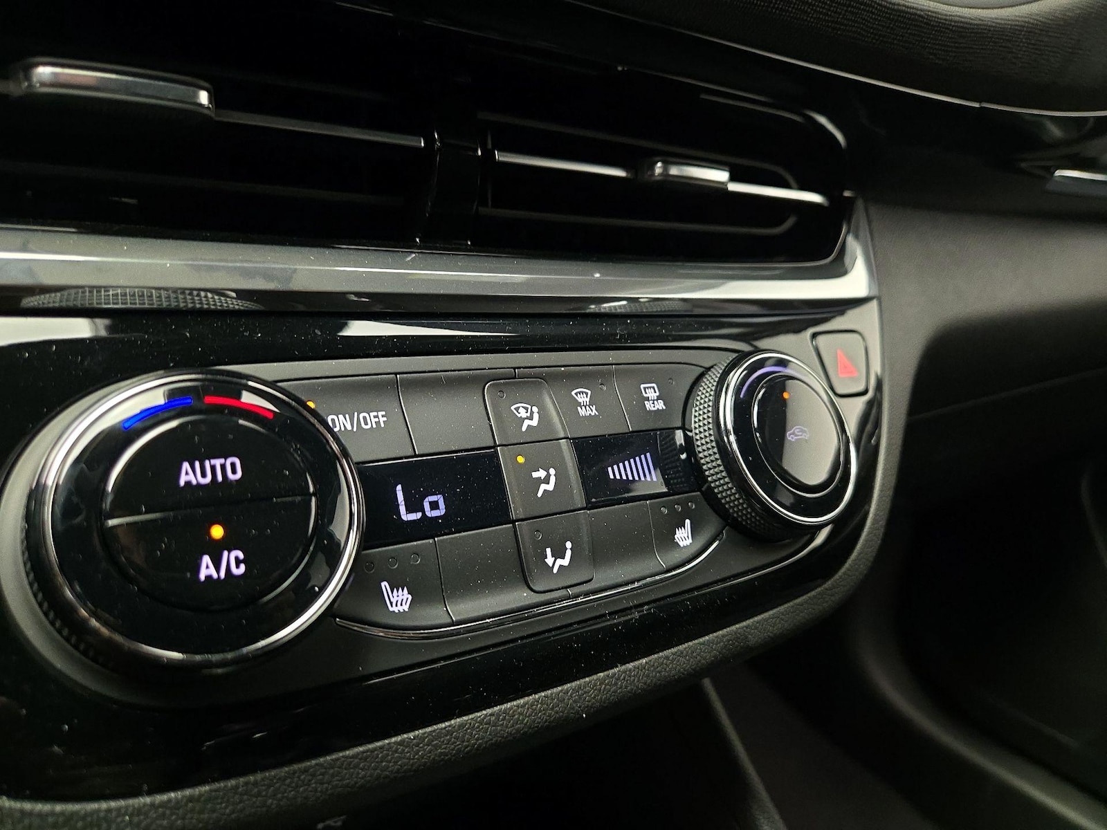 2026 Buick Envista Sport Touring - Photo 17
