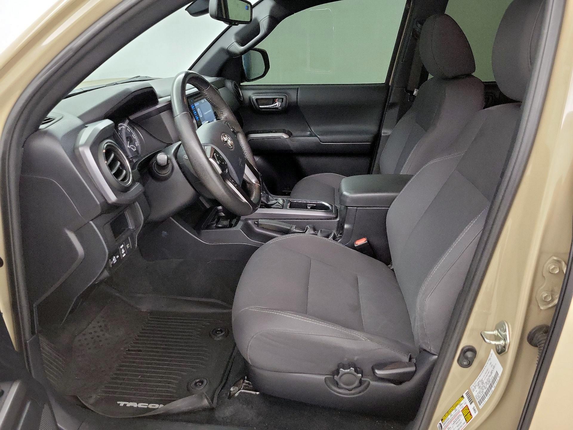 Thumbnail: 2018 Toyota Tacoma - 11