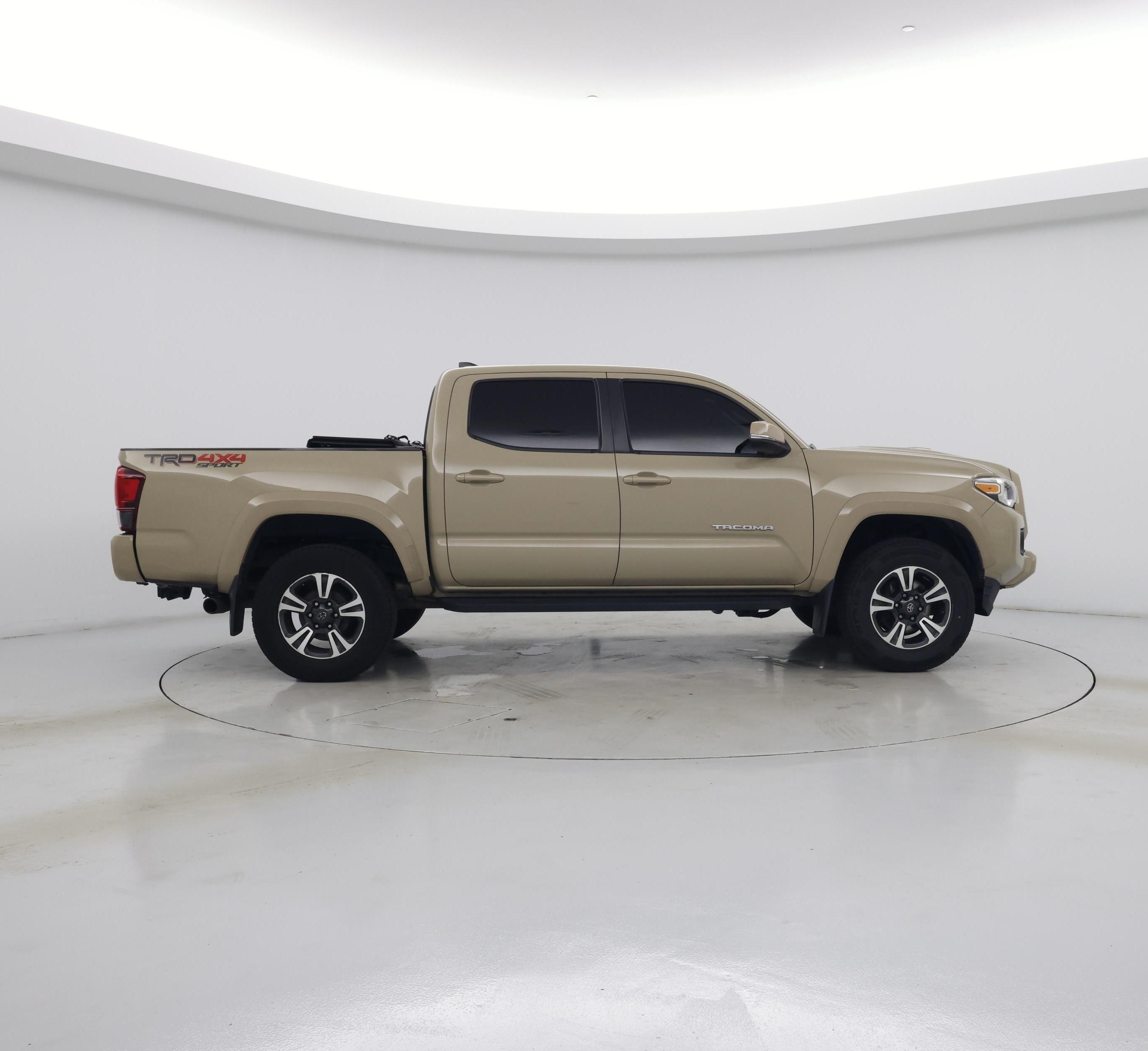 Thumbnail: 2018 Toyota Tacoma - 7