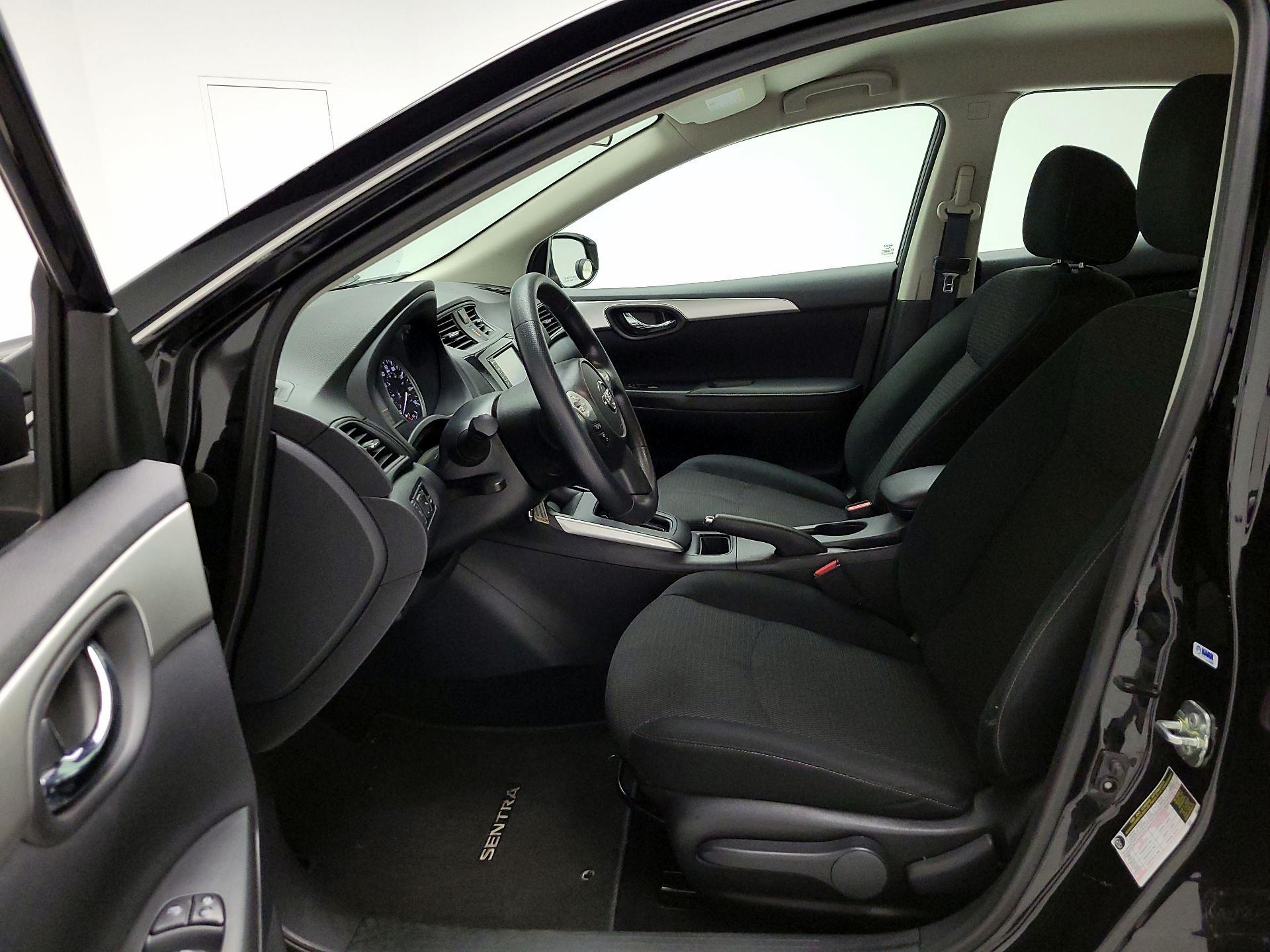 Thumbnail: 2019 Nissan Sentra - 11