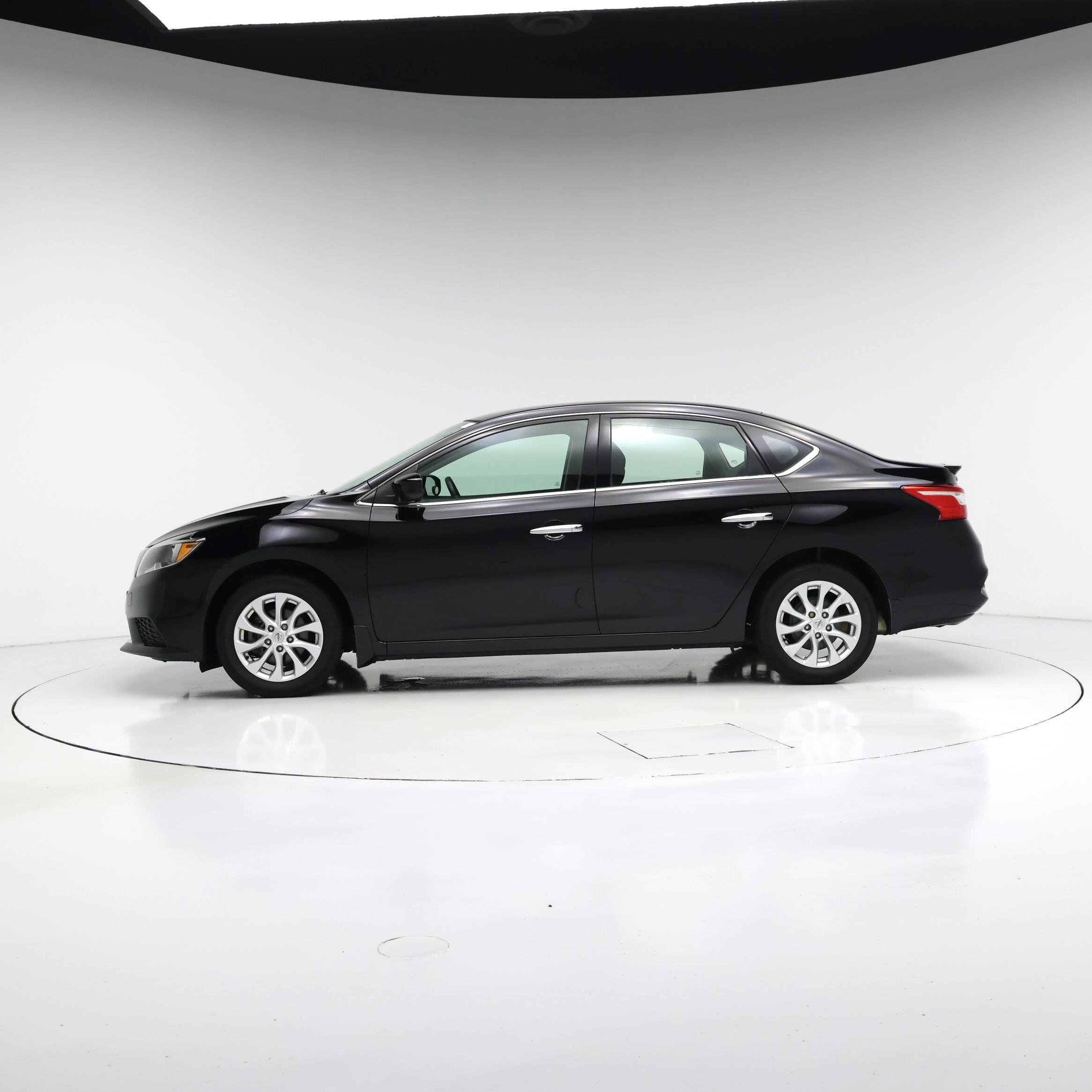 Thumbnail: 2019 Nissan Sentra - 3