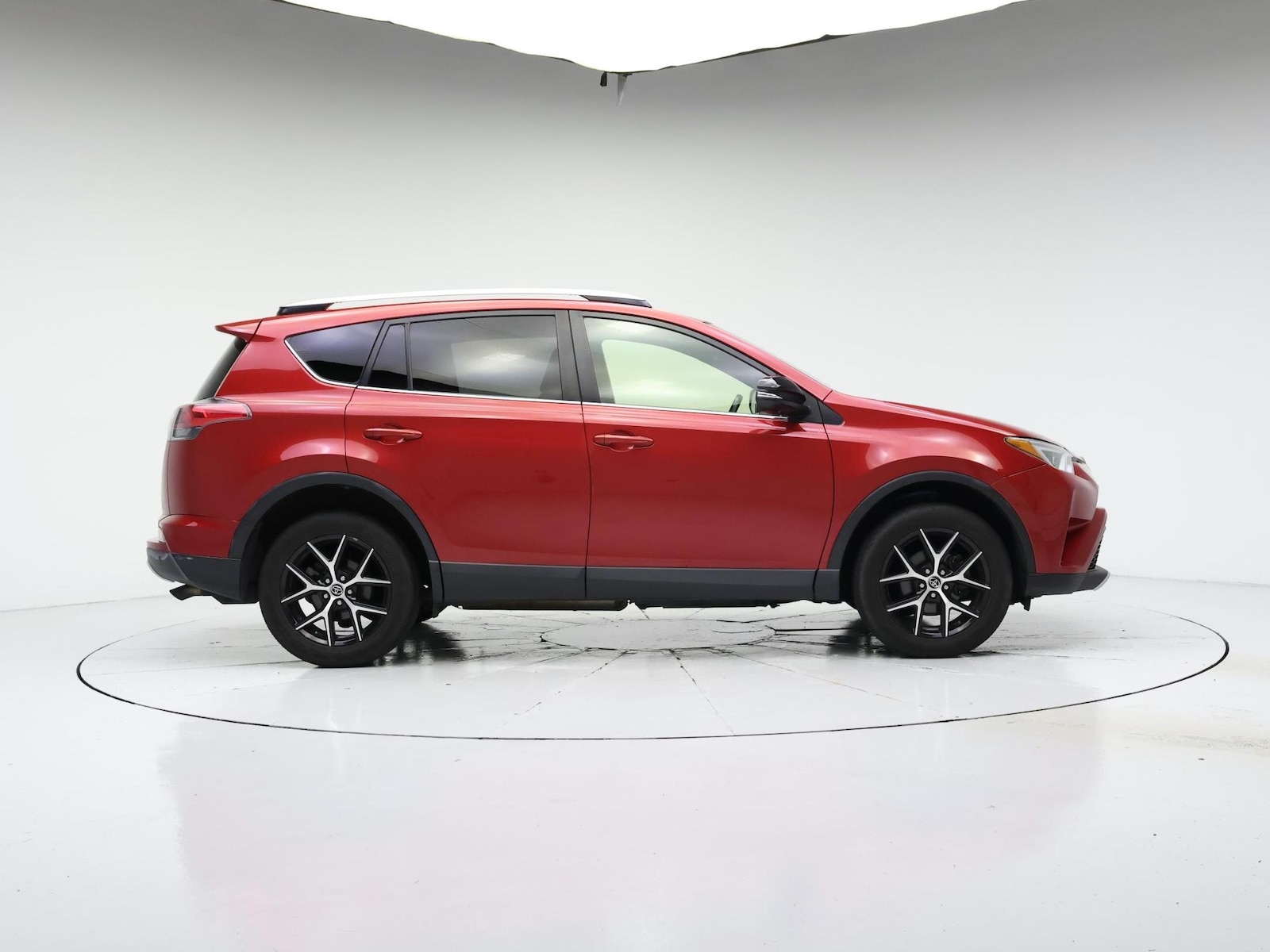 2016 Toyota RAV4 SE - Photo 8